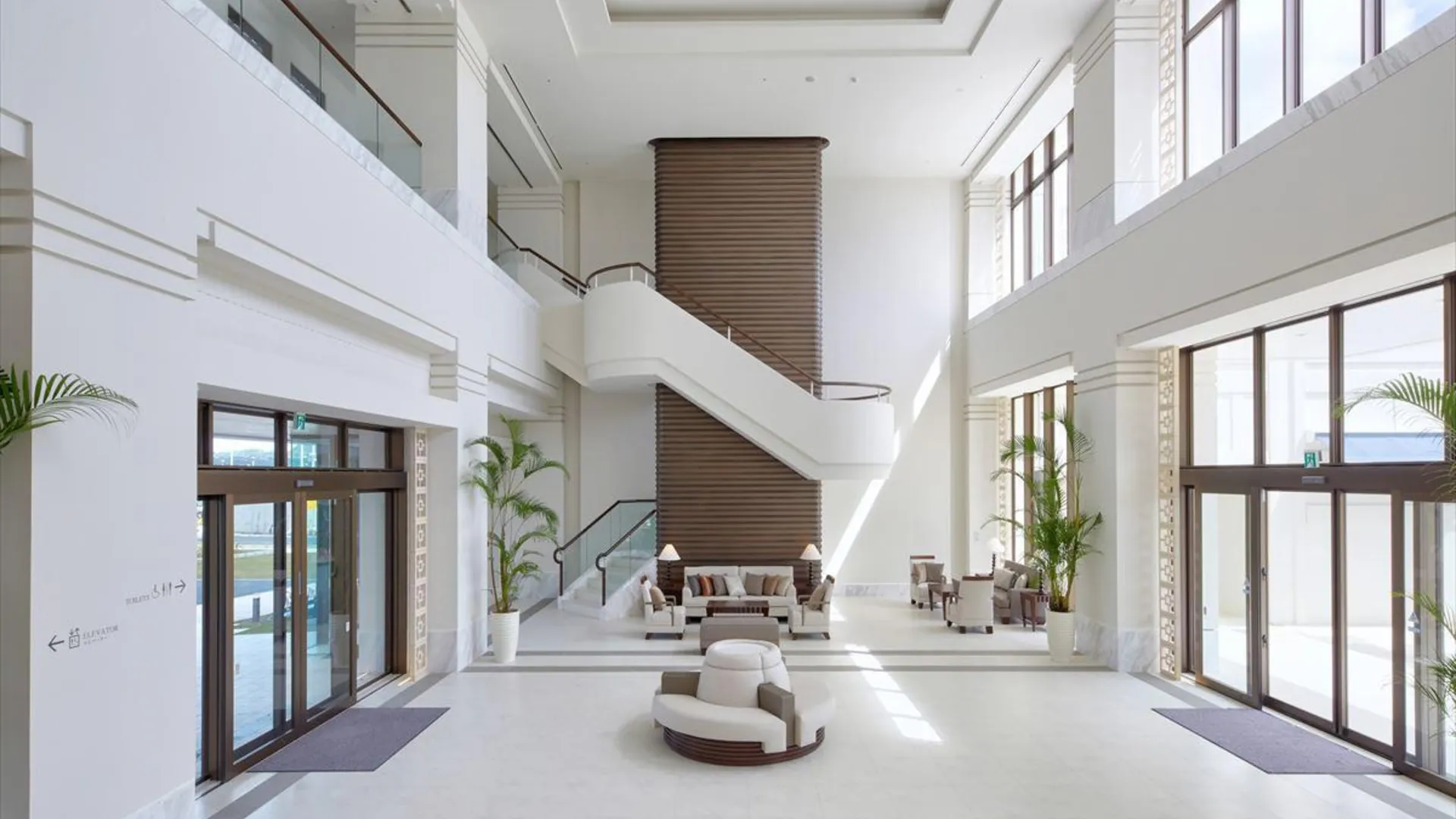 오키나와 본섬 알라 마하이나 콘도 호텔 5성급 게스트하우스 외관