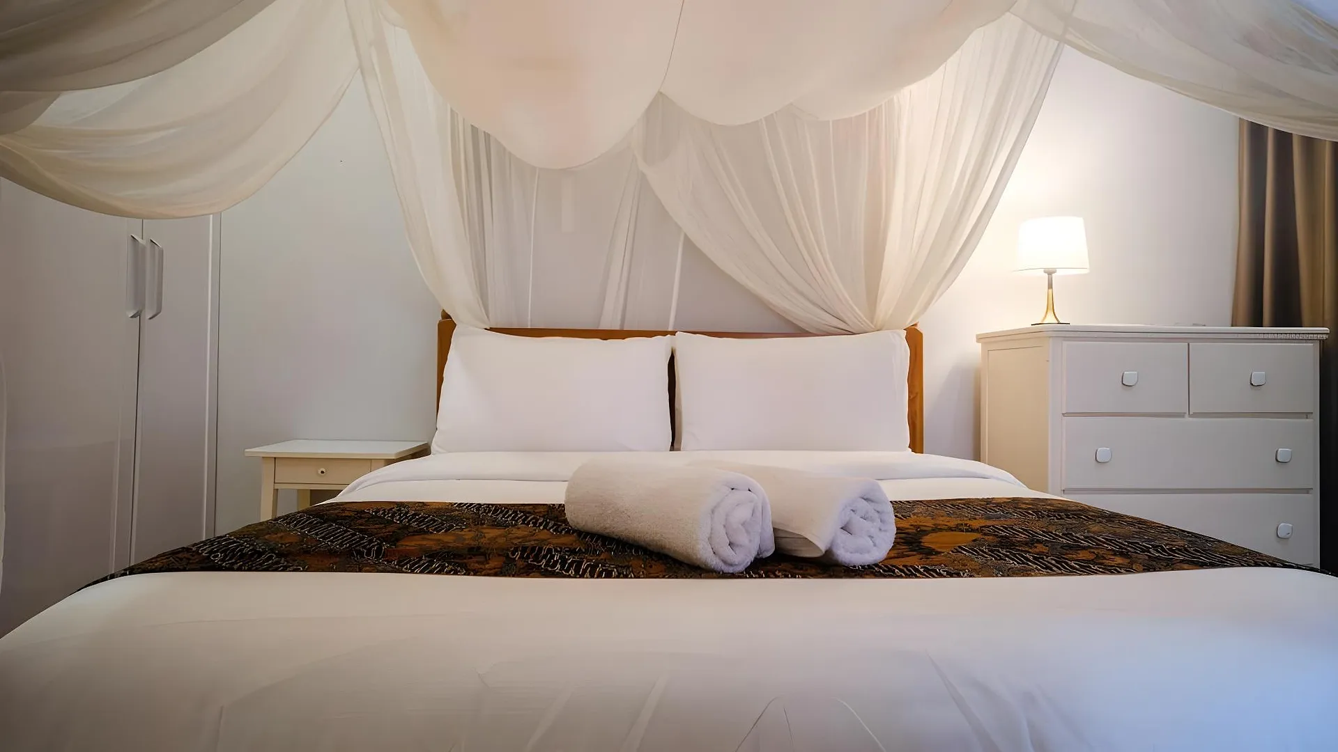 코타키나발루 시티 센터의 아파트먼트 (1200m², 침실 3개, 프라이빗 욕실 3개) 3성급 싱글룸 스위트룸