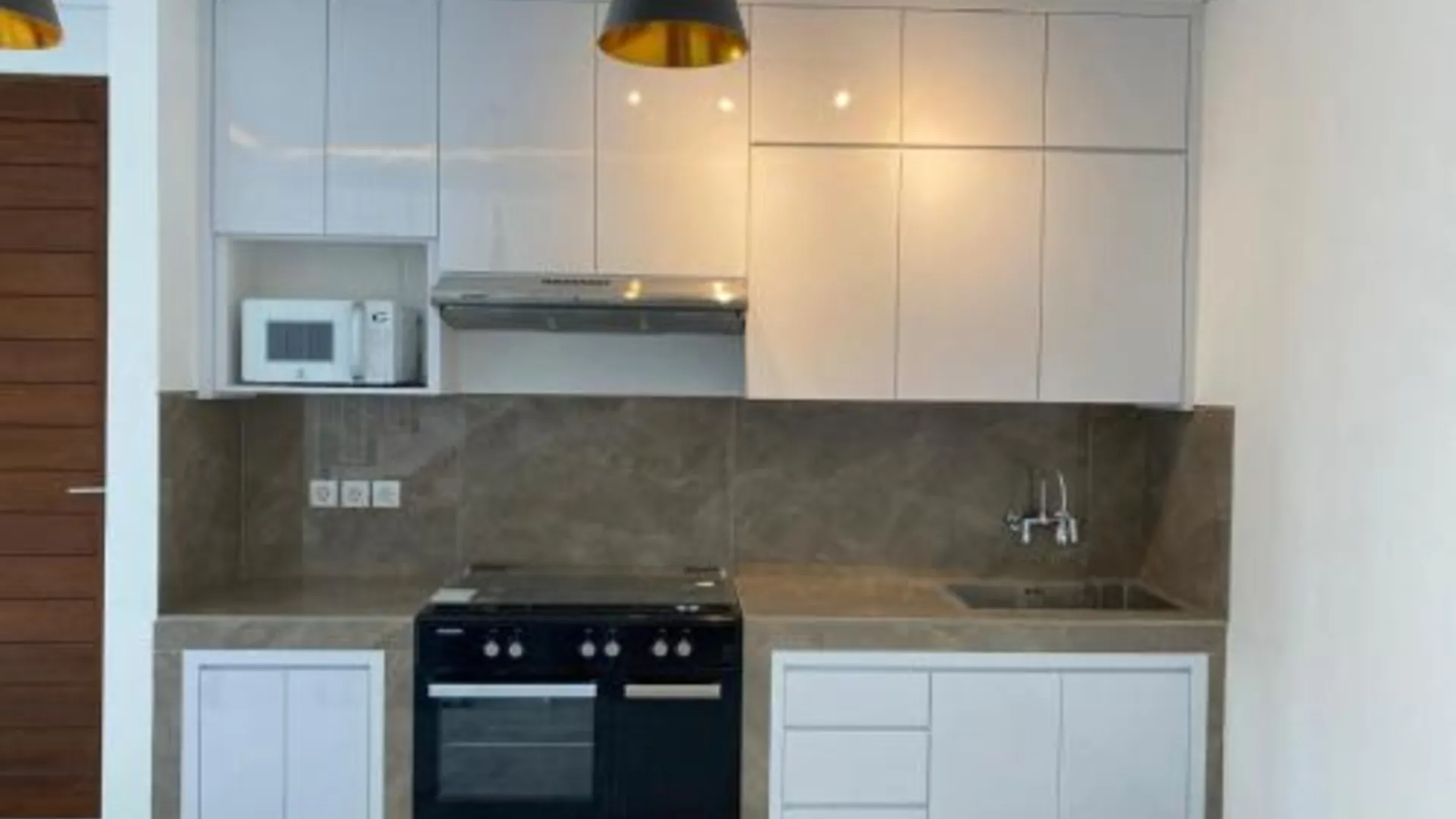 발리 Capung Smart Residence 4성급 싱글룸 수영장