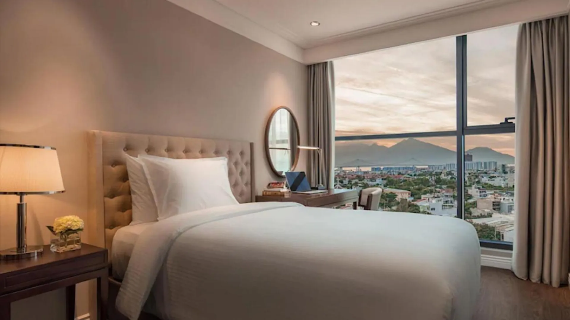 다낭 프억 미의 아파트먼트 (80m², 침실 2개, 프라이빗 욕실 2개) 4성급 게스트하우스 스위트룸