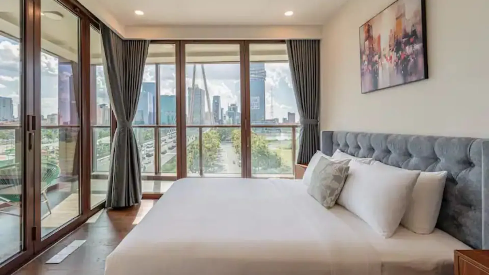 호치민 더 메트로폴 - 더 갤러리아 - 더 크레스트 - 스카이뷰 5성급 호텔 스위트룸