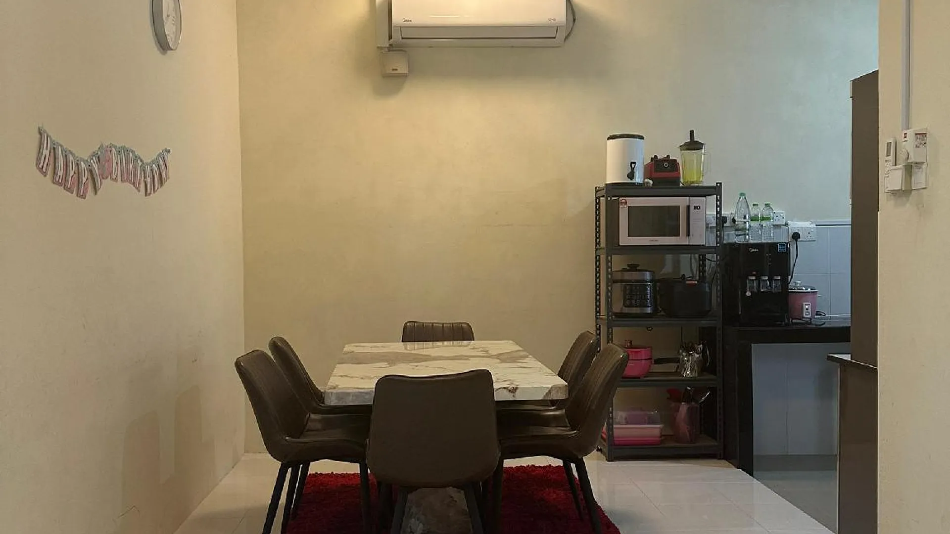 쿠알라테렝가누 세베랑 타키르 / 공항의  (m², 침실 4개, 프라이빗 욕실 2개) 4성급 게스트하우스 객실