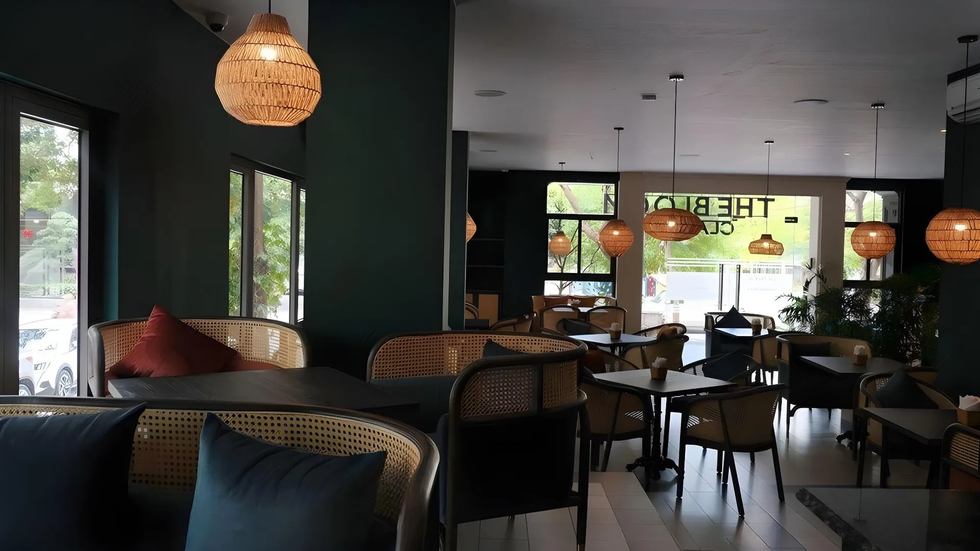 하노이 더 블룸 클래식 – 언 엑설런트 블렌드 오브 코지 리빙 앤 어번 릴랙세이션 4성급 호텔 수영장