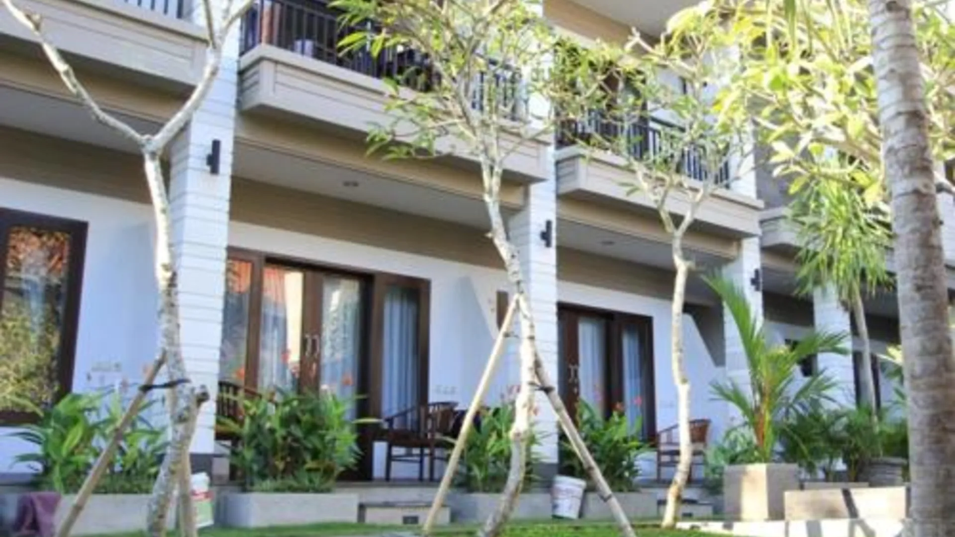 발리 데 두쿠 게스트하우스 1성급 호텔 외관