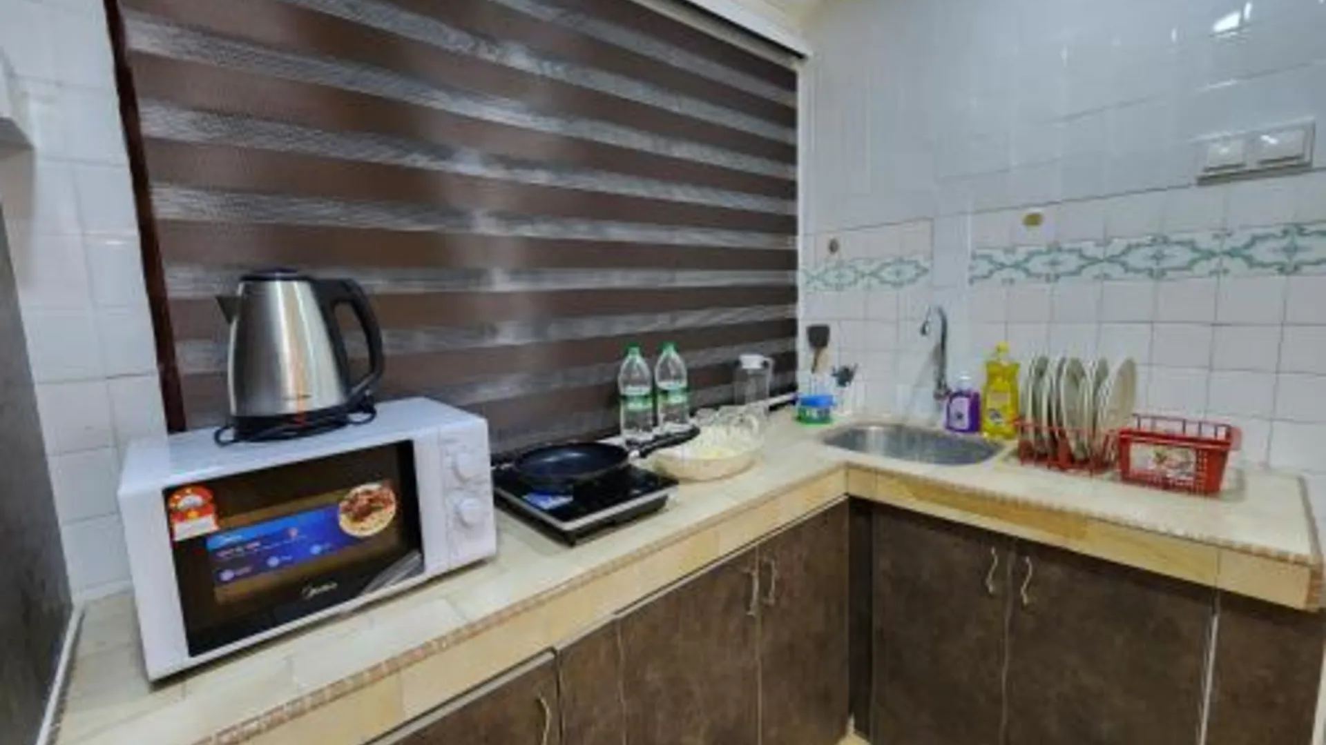 이포 캄풍 자와의 프라이빗 하우스 (100m², 침실 3개, 프라이빗 욕실 2개) 4성급 싱글룸 레스토랑