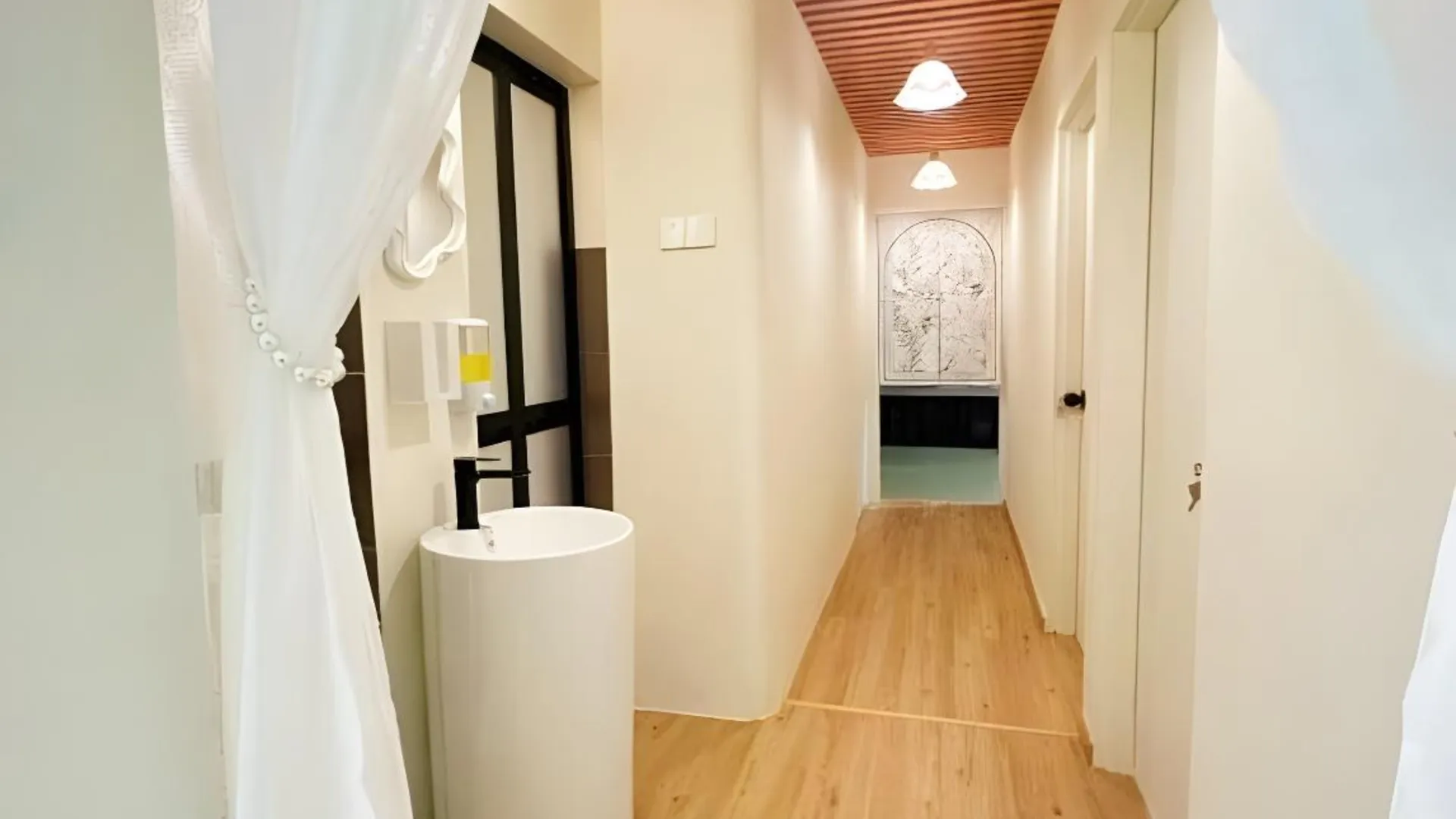 바투 파핫 바투 파핫 시티 센터의 프라이빗 하우스 (m², 침실 3개, 프라이빗 욕실 2개) 2성급 싱글룸 수영장