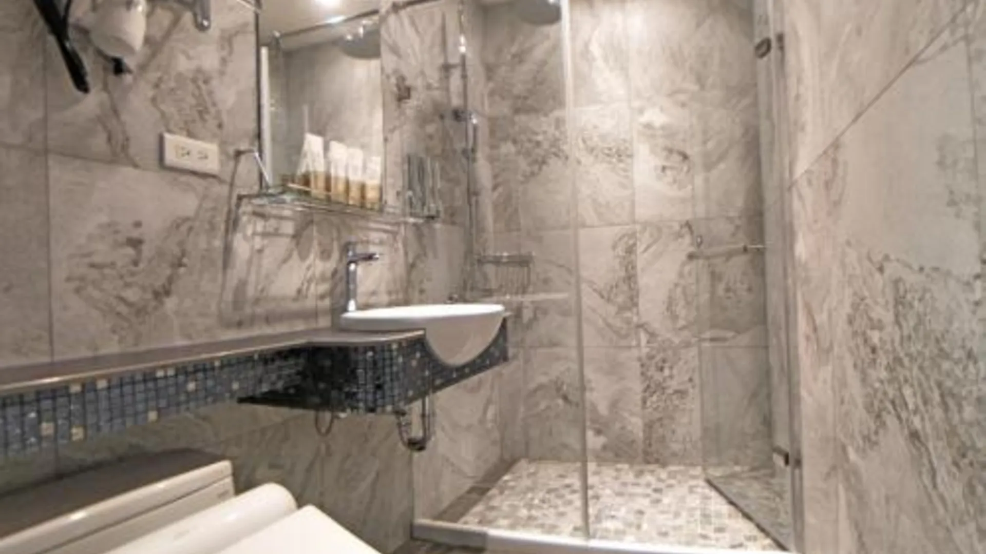 타이베이 D.H 스테이 2성급 호텔 수영장