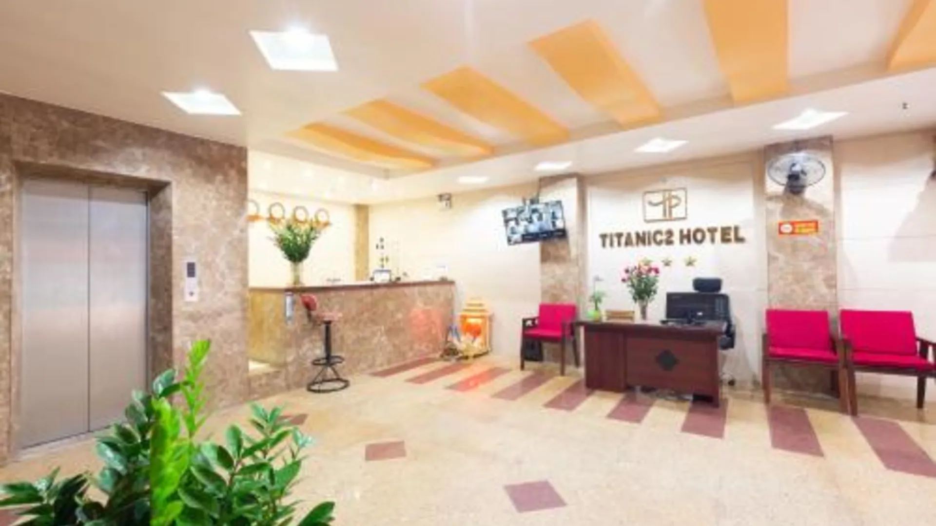 하노이 타이타닉 2 호텔 3성급 호텔 스위트룸