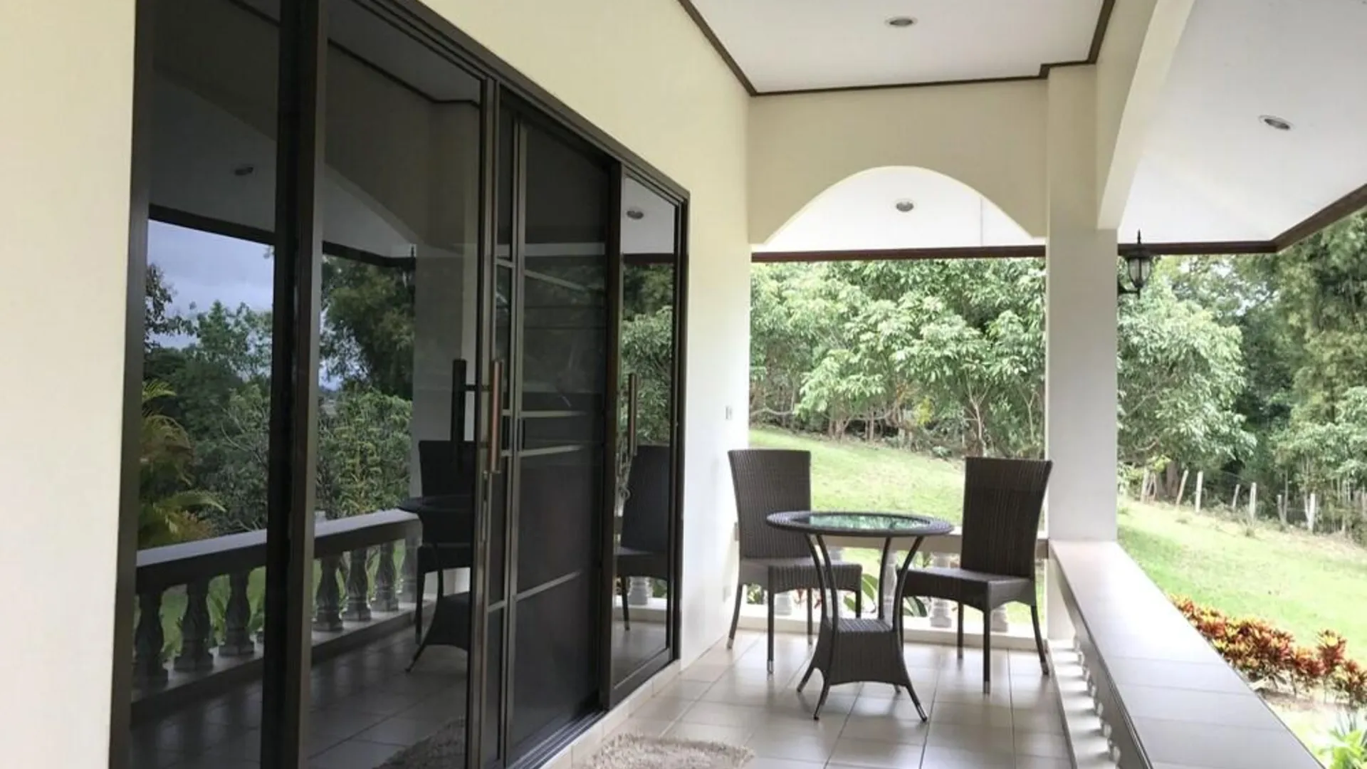 치앙라이 House of Garden 4성급 게스트하우스 수영장