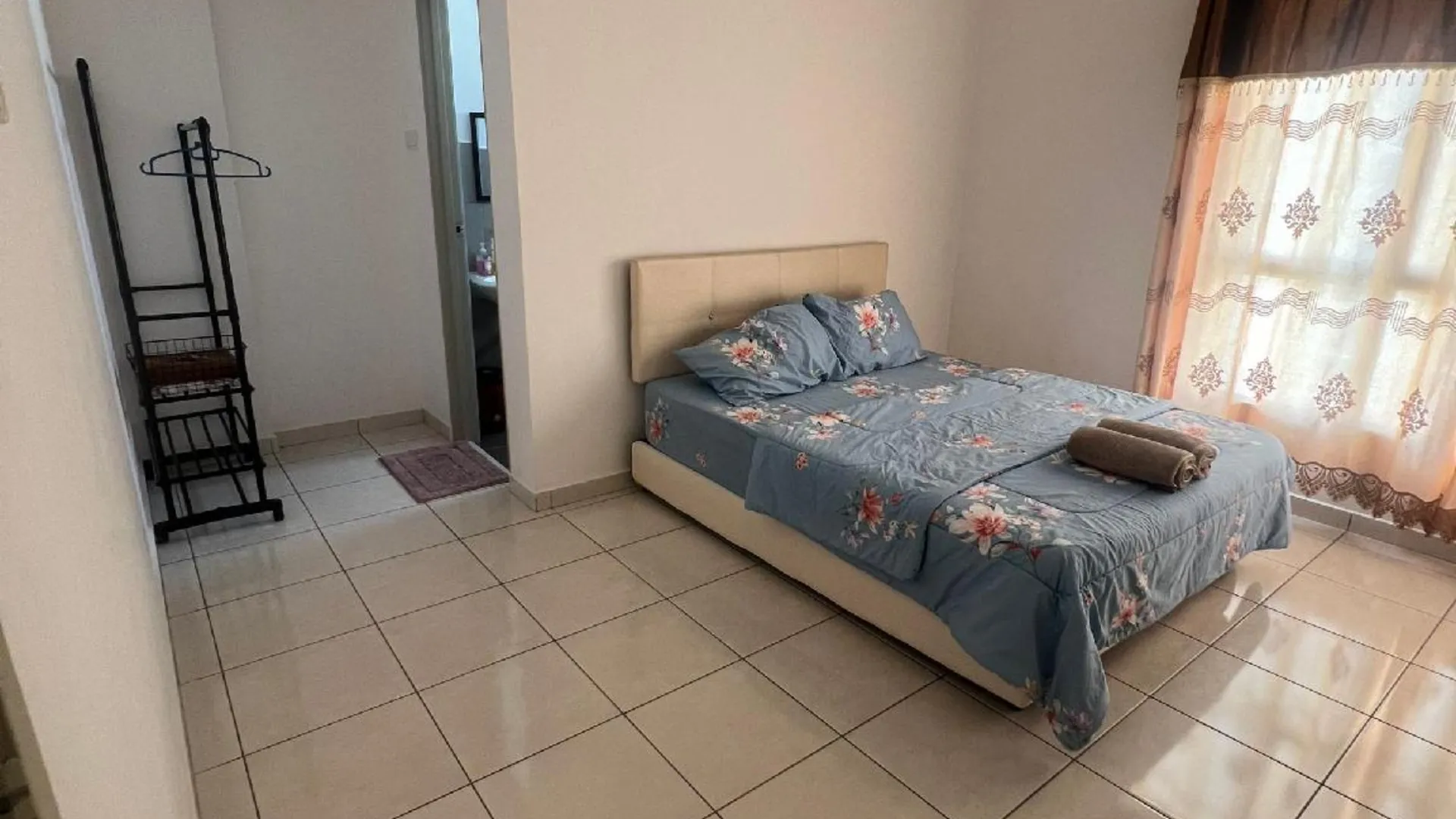 산다칸 반다르 인다의 아파트먼트 (1018m², 침실 3개, 프라이빗 욕실 2개) 2성급 싱글룸 스위트룸