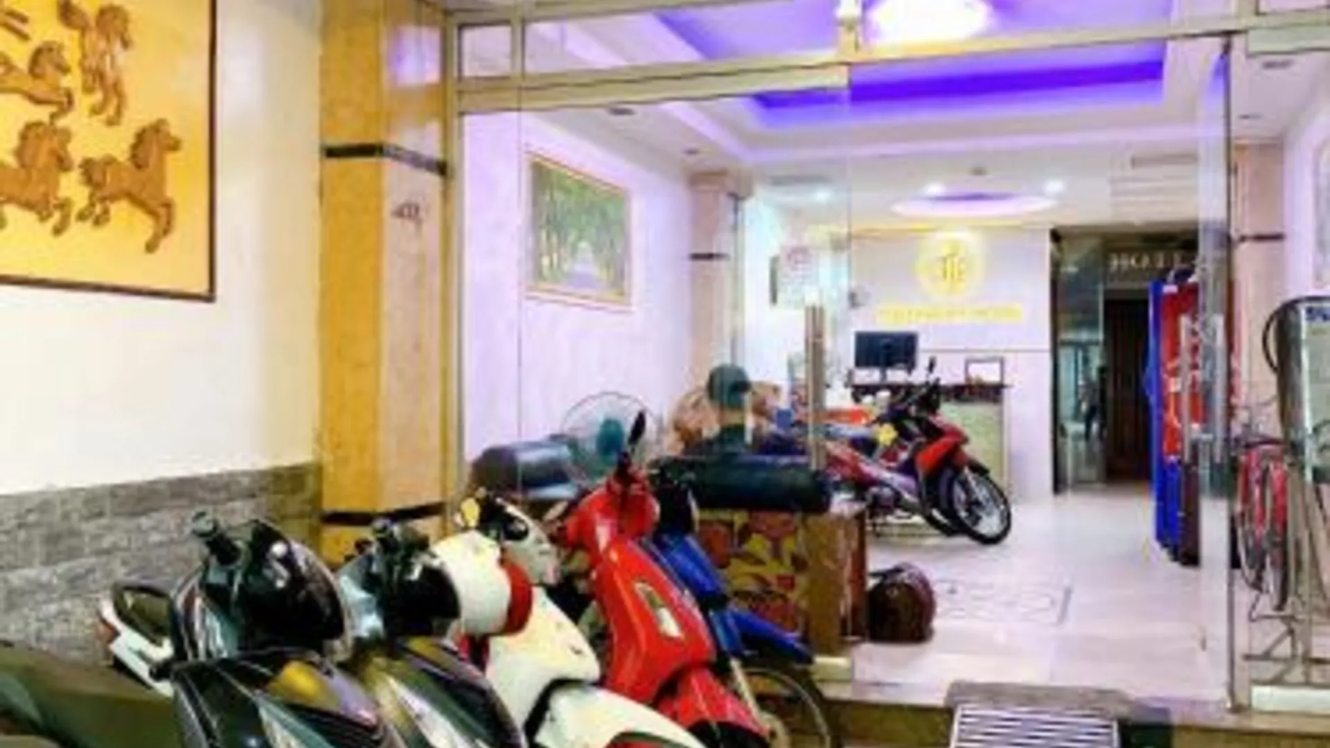 호치민 투옹 하이 호텔 1성급 호텔 스위트룸