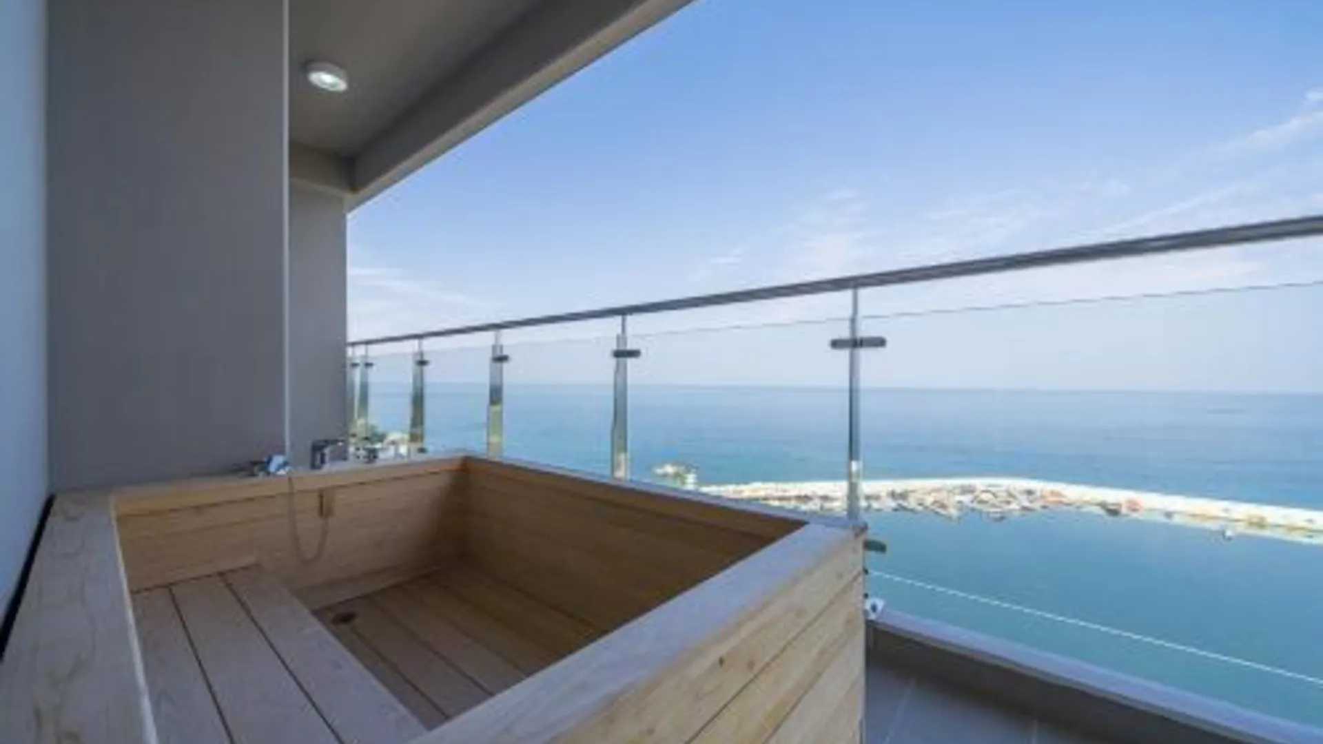 강릉 컨피네스 오션 스위트 4성급 호텔 레스토랑