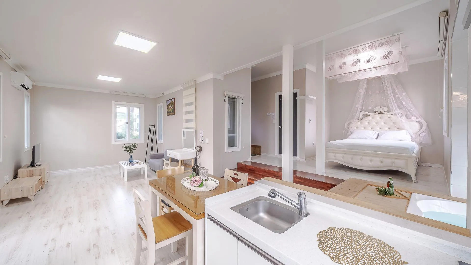 괴산 청주 라킨타펜션 3성급 게스트하우스 스위트룸