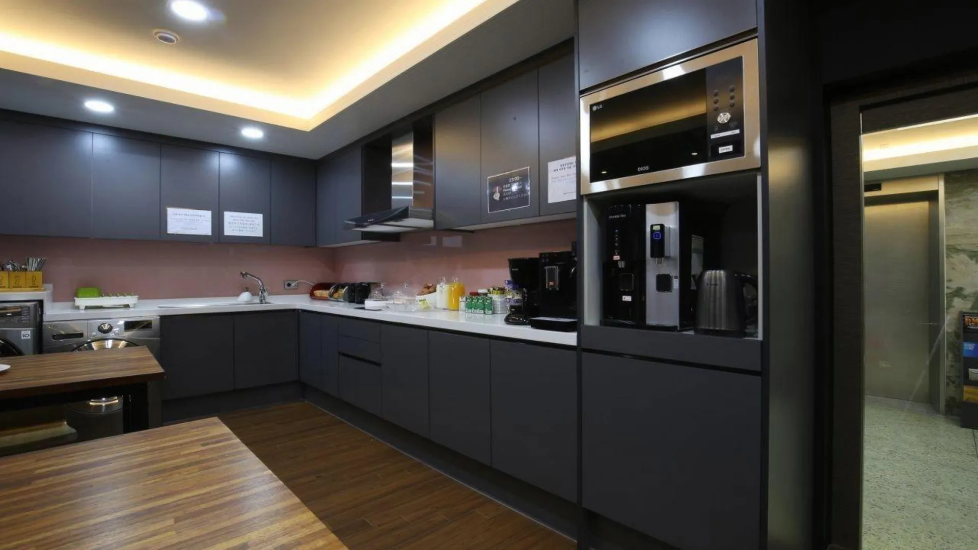 서울 스텝 인 명동 1호점 2성급 호텔 외관