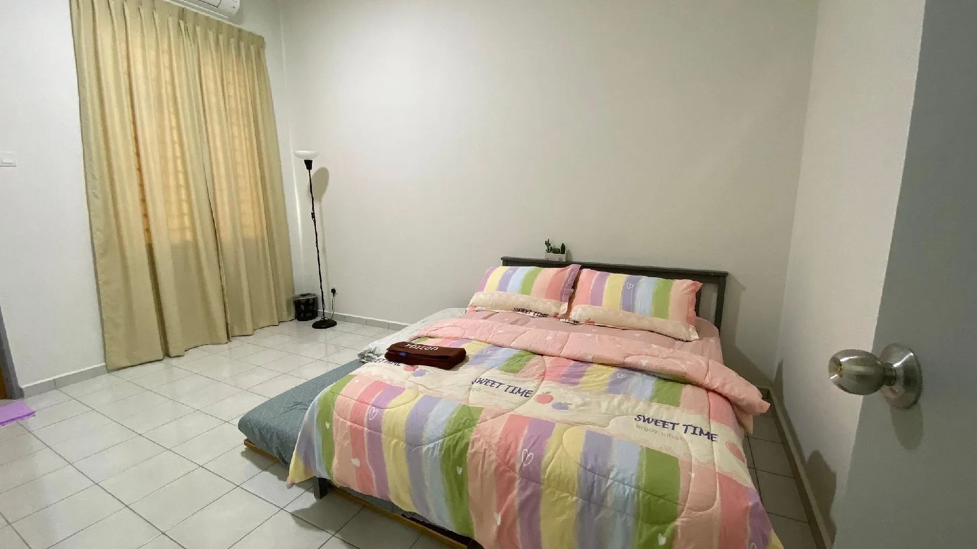 부킷 감비르 부킷 감비르의 프라이빗 하우스 (1540m², 침실 4개, 프라이빗 욕실 3개) 2성급 싱글룸 수영장