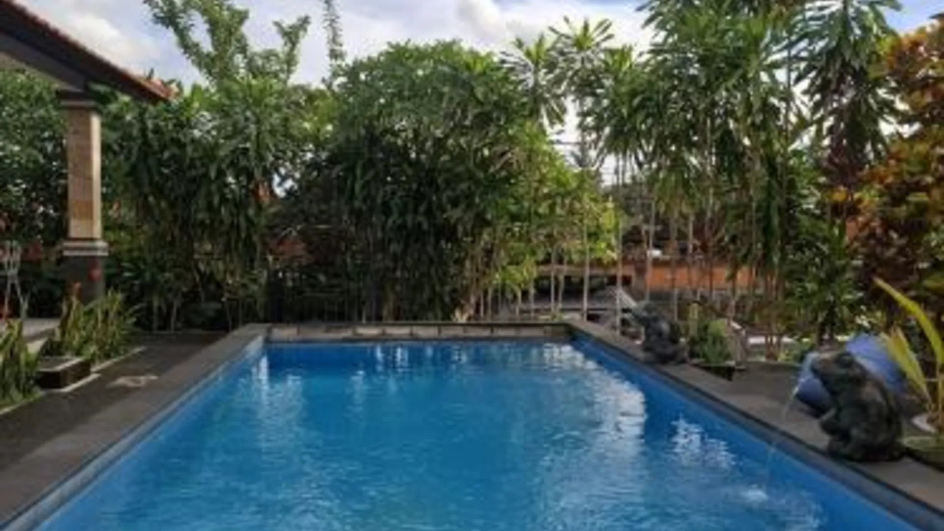 발리 SunWuKong Guest House 5성급 게스트하우스 전망