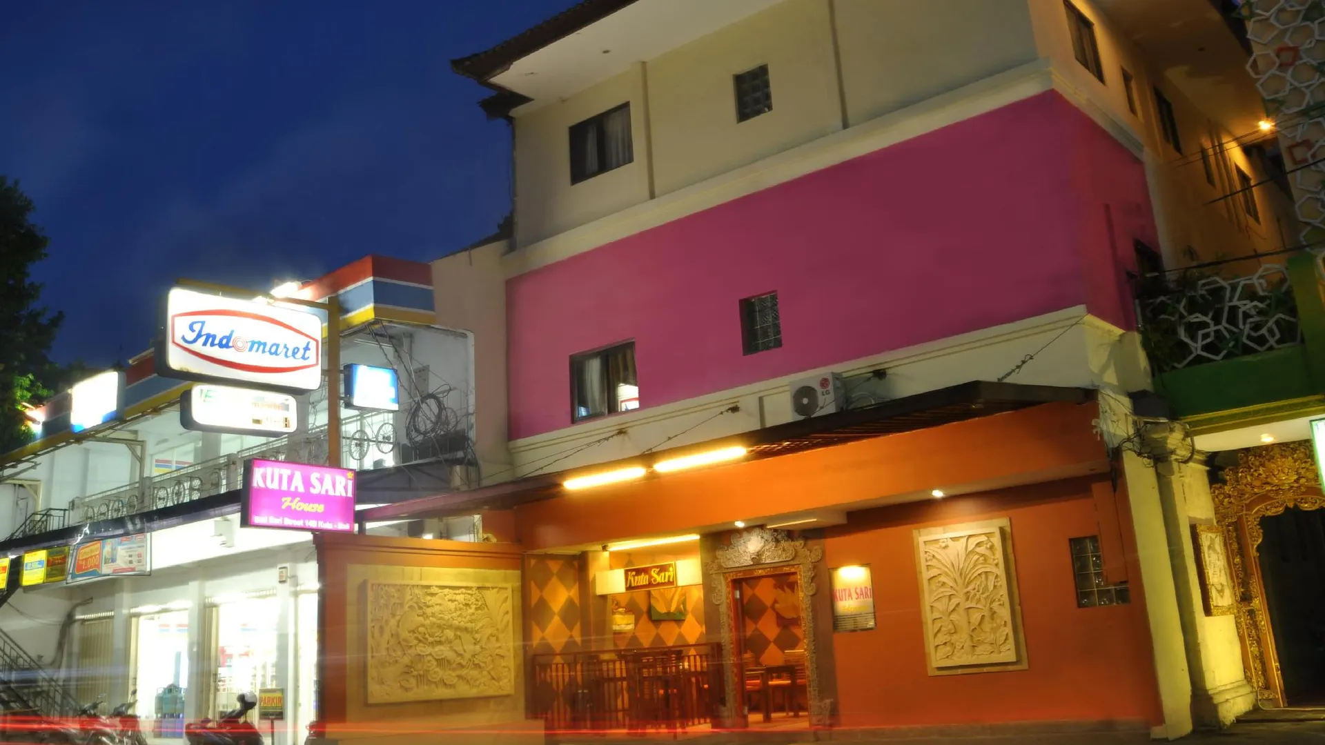 발리 쿠타 사리 하우스 2성급 호텔 객실