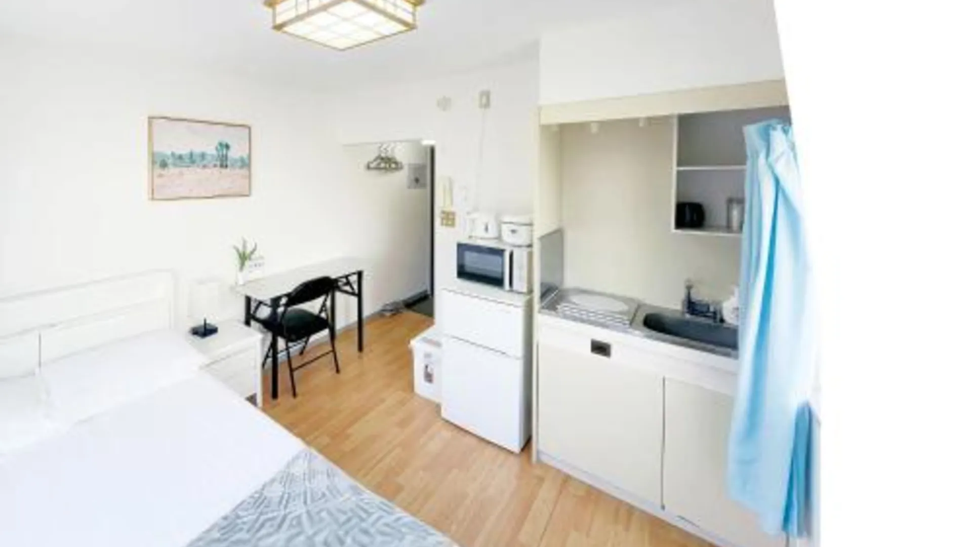 도쿄 / 동경 7時IN19時OUT # 新宿歌舞伎町エリアまで電車4分 # 駅近8分 # 専用バスキッチン # 最大3名 # 7 00 IN19 00 OUT # 4 min train to Shinjuku 2성급 게스트하우스 스위트룸