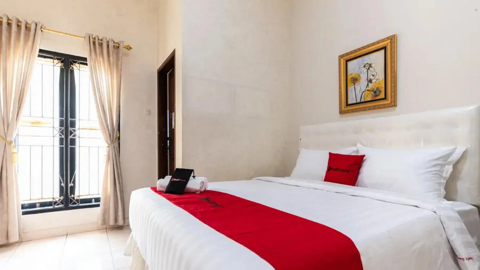 마카사르 레드도어즈 @ 펭가요만 파나쿠캉 3 2성급 호텔 객실