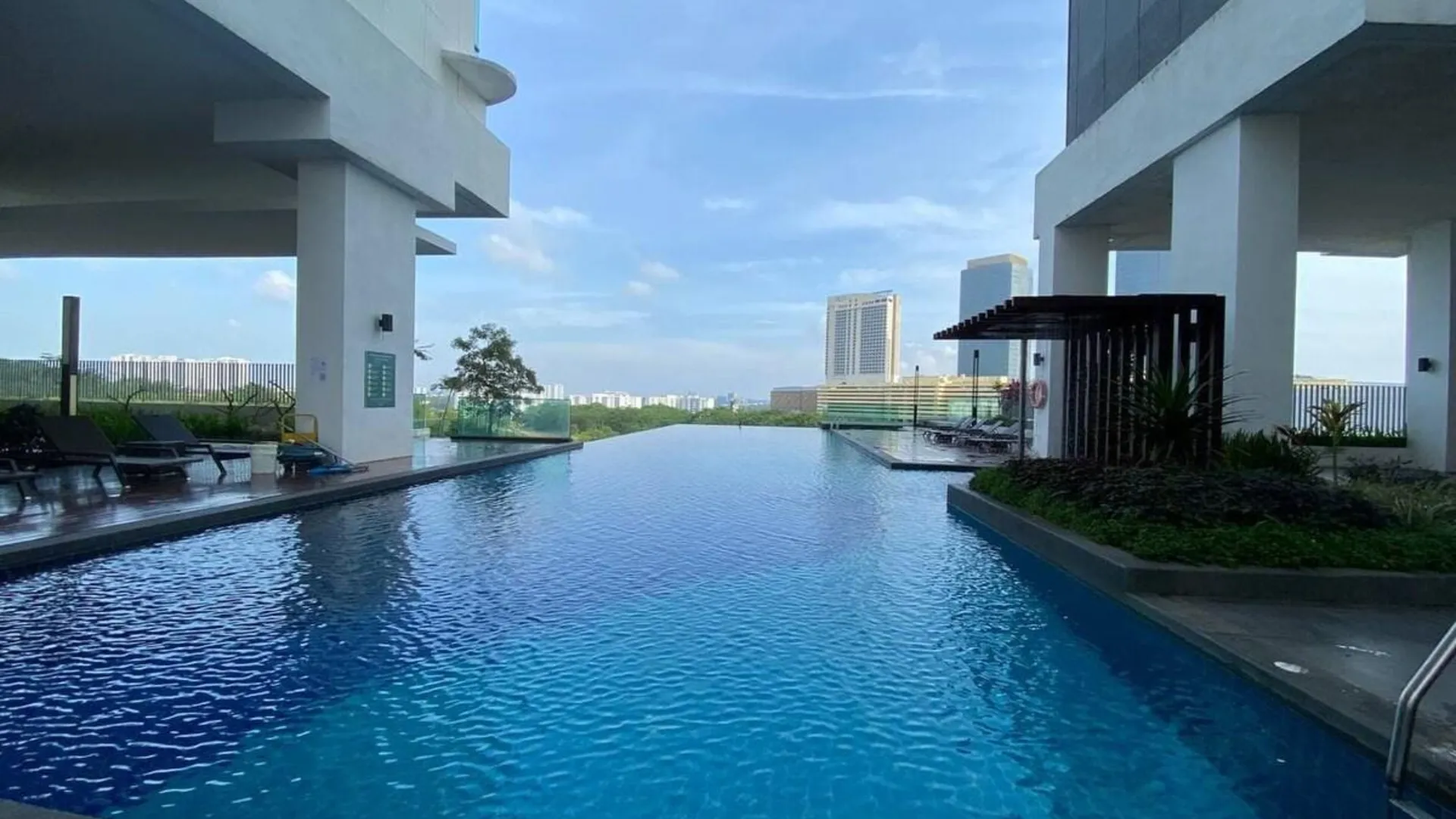 조호바루 / 조호르바루 수투랑바루의 프라이빗 하우스 (137m², 침실 3개, 프라이빗 욕실 2개) 4성급 싱글룸 레스토랑