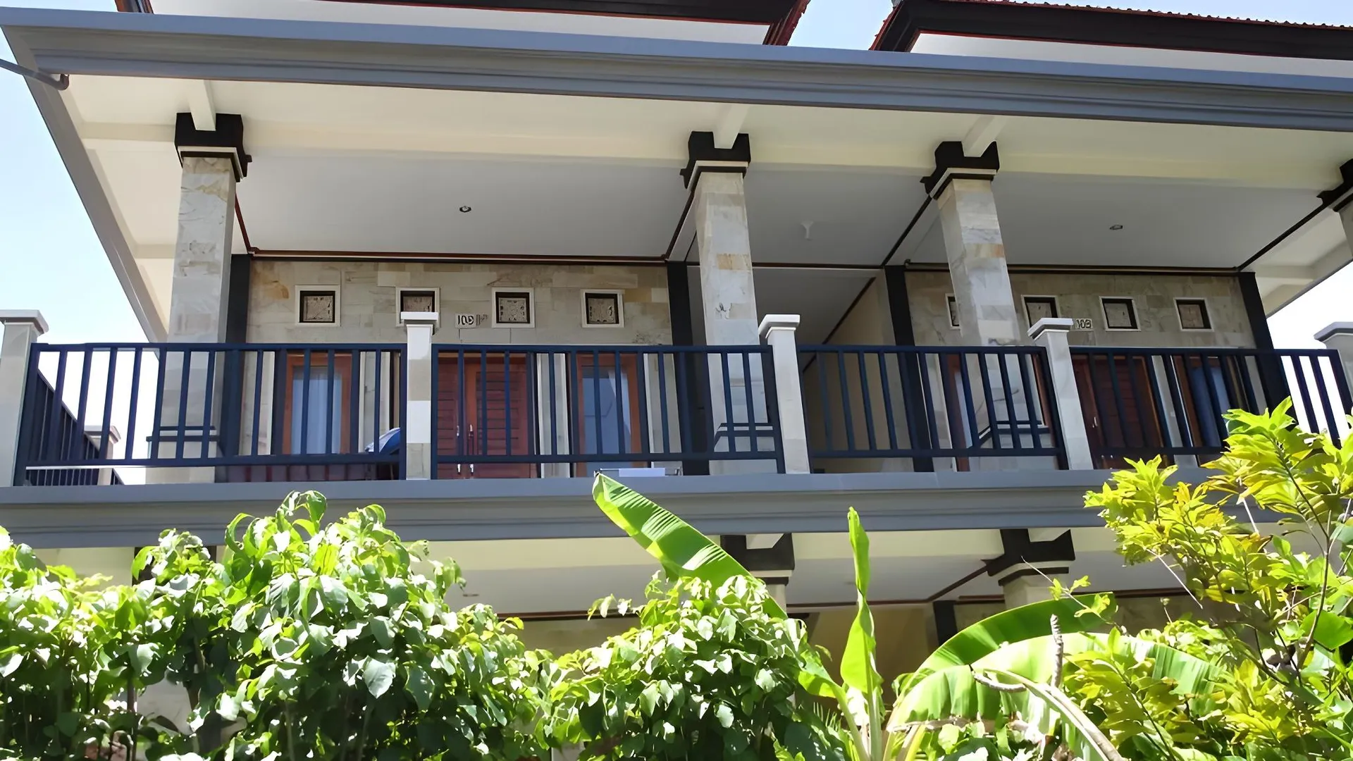 발리 요기 비치 방갈로 2성급 호텔 외관