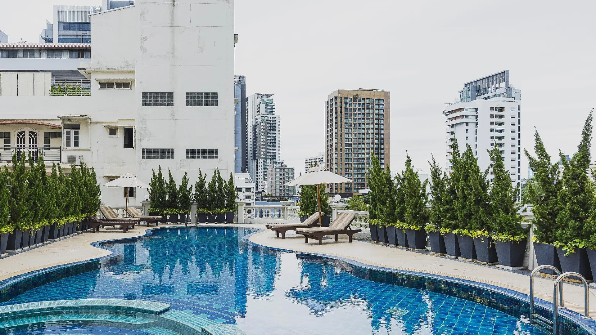 방콕 호프 랜드 호텔 수쿰빗 24 4성급 호텔 스위트룸