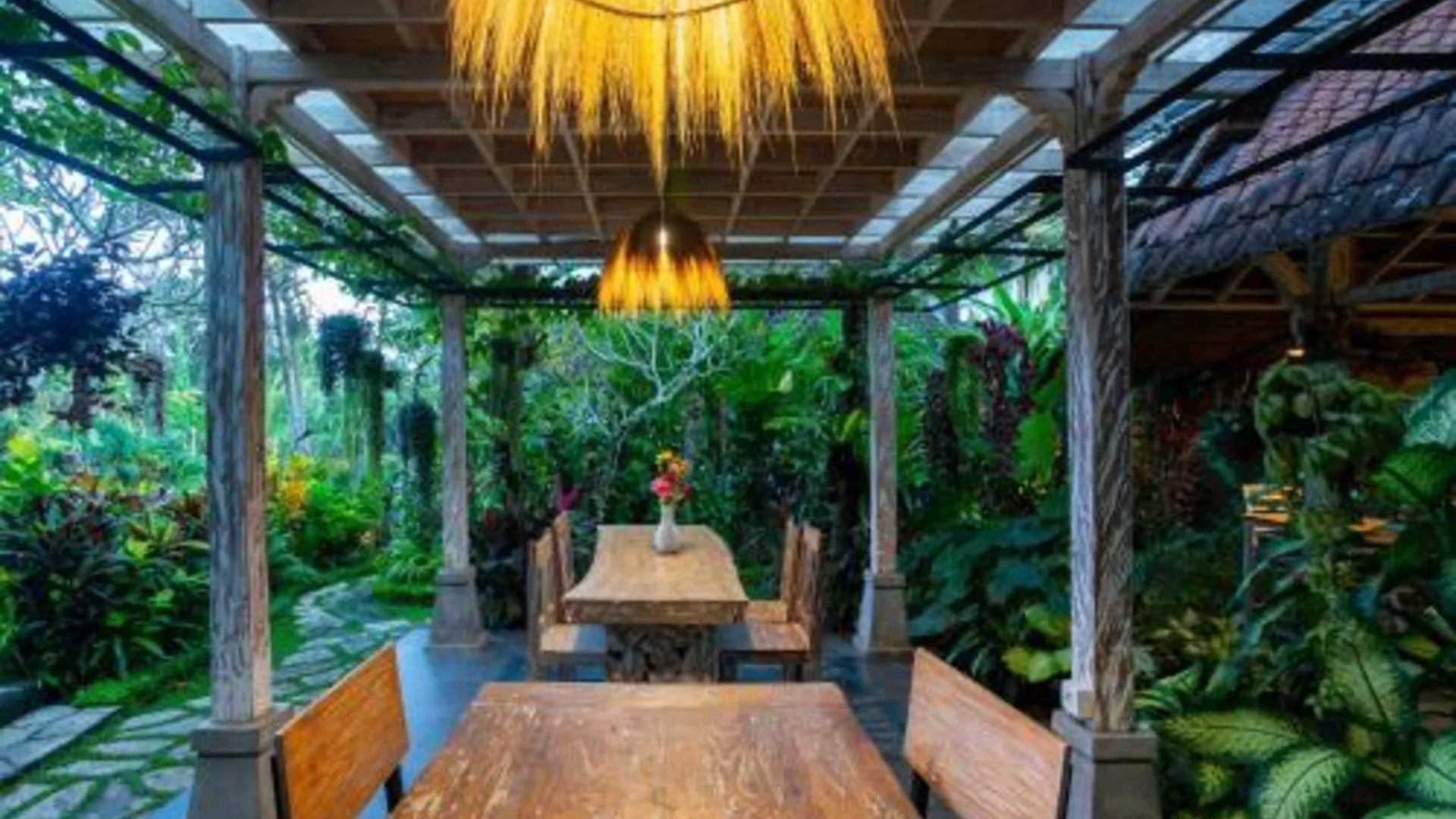 발리 비제 사리 비스마 3성급 호텔 로비