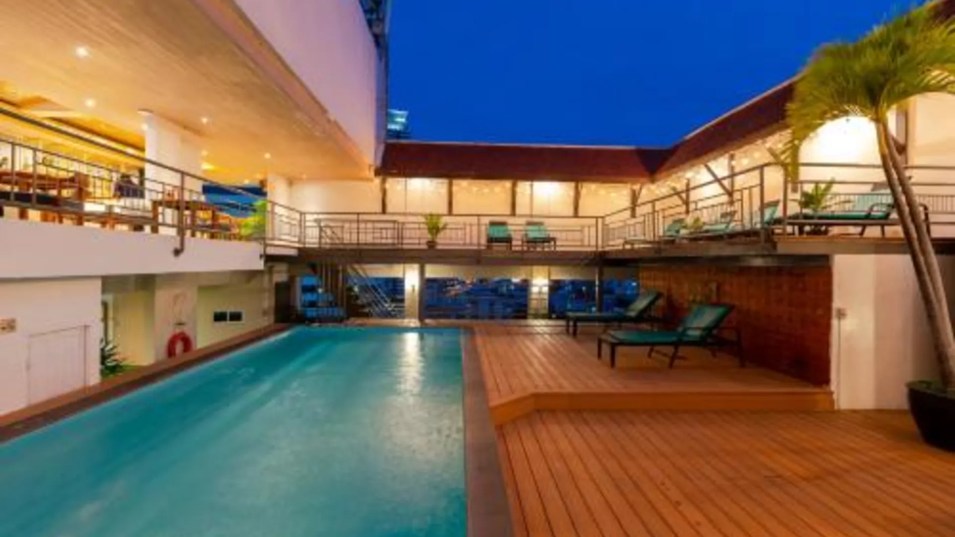 방콕 피나클 룸피니 파크 호텔 3성급 호텔 수영장