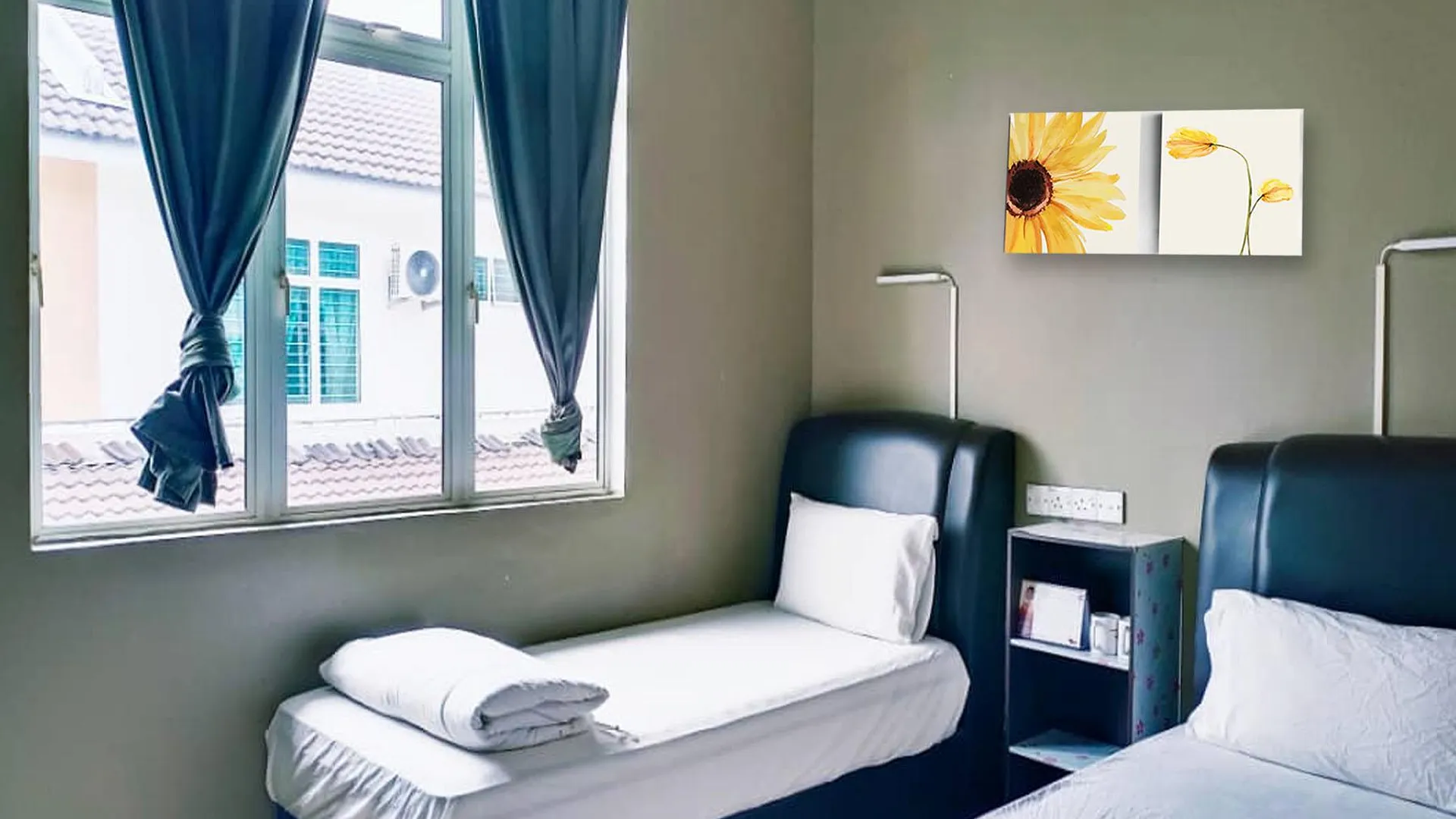 테메르로 SRI BATIK HOMESTAY 2성급 게스트하우스 수영장