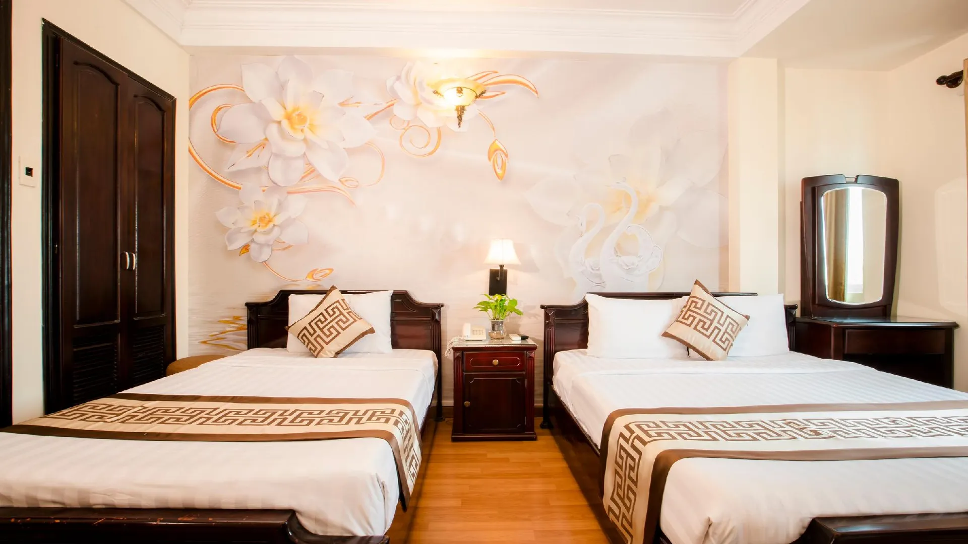 호치민 탄 투 호텔 2성급 호텔 스위트룸