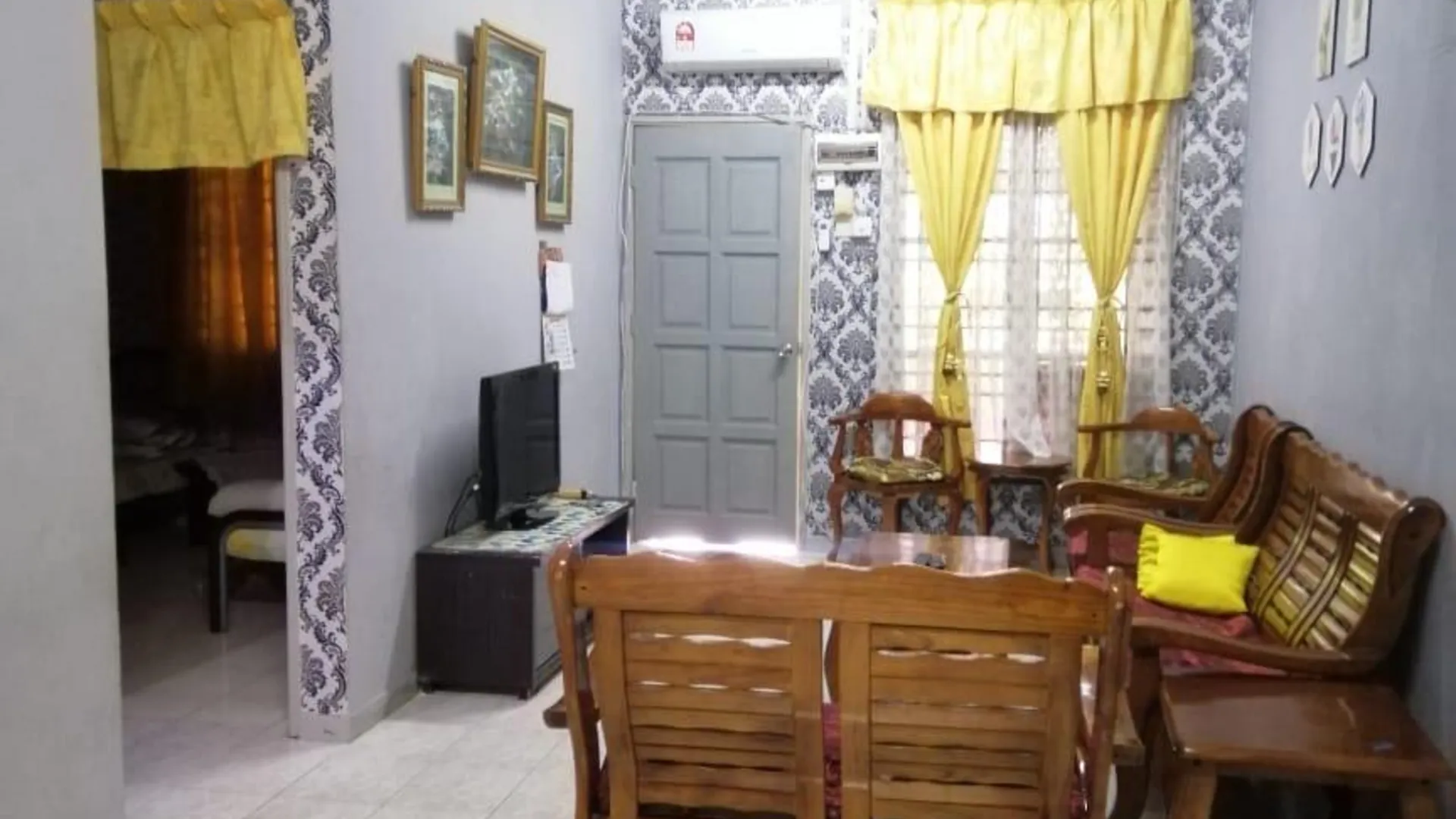 이포 탐분의 프라이빗 하우스 (1600m², 침실 3개, 프라이빗 욕실 2개) 3성급 게스트하우스 스위트룸