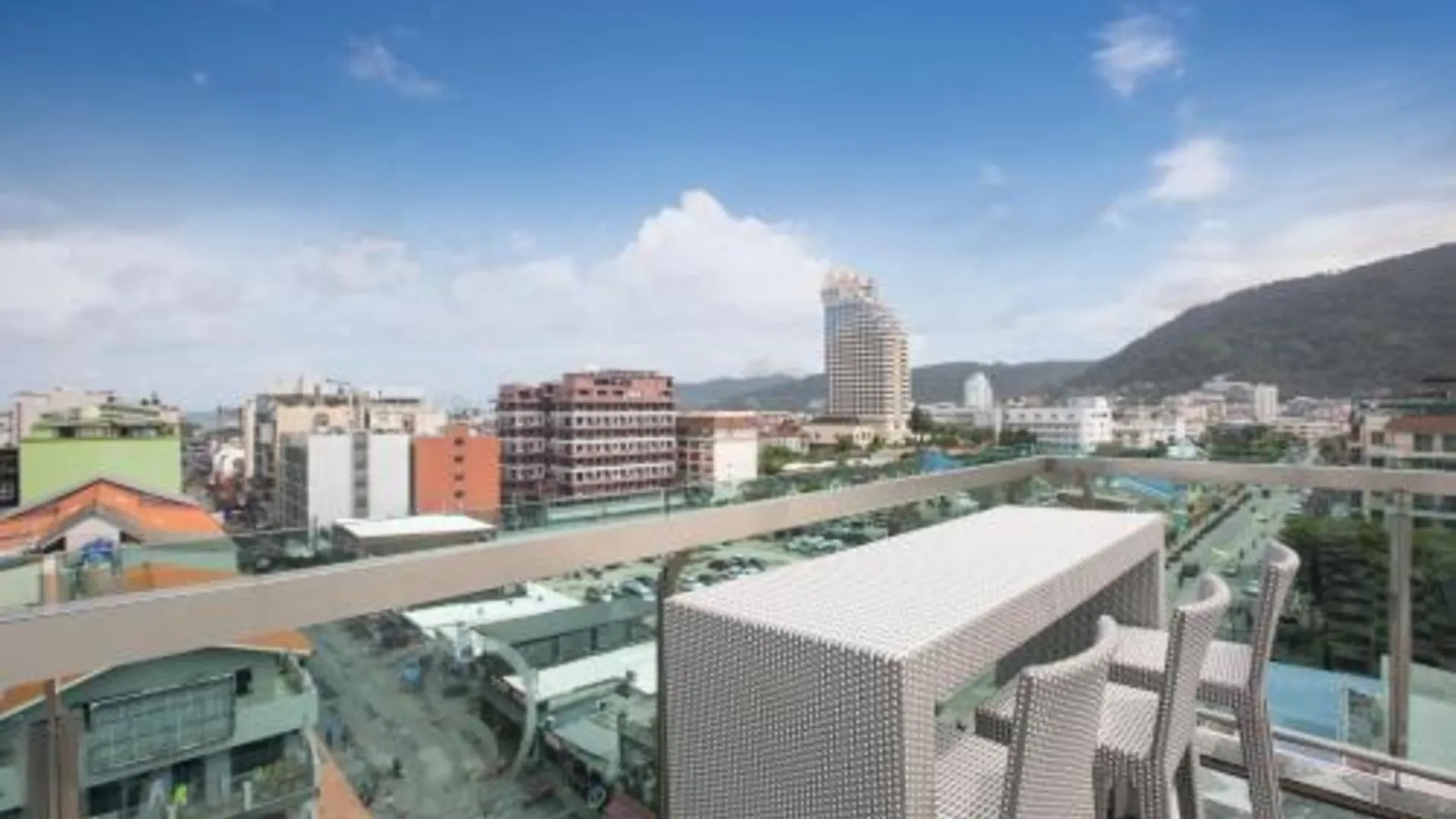 푸켓 아스피라 센트럴 파통 4성급 호텔 외관