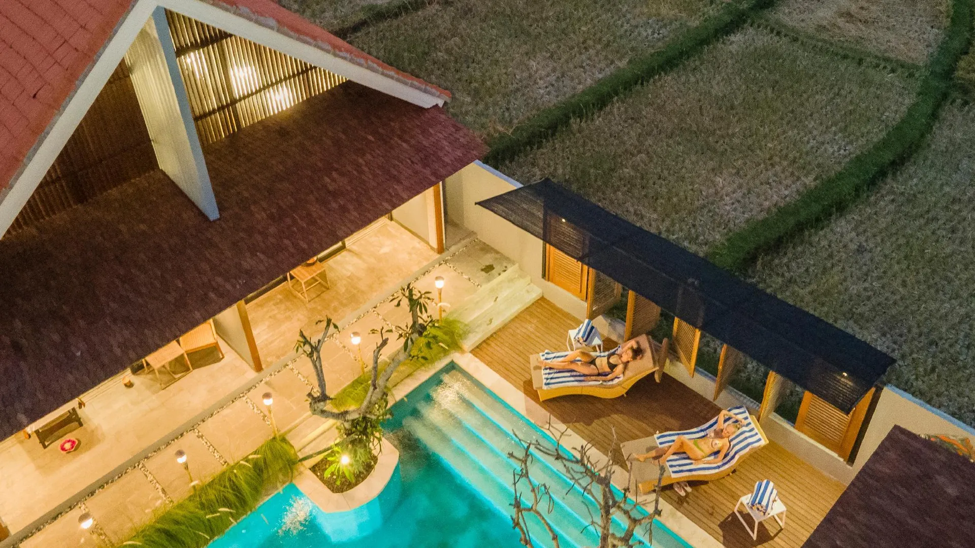 발리 아몰라스 칸구 빌라 발리네스 무랄리즘 4성급 호텔 객실