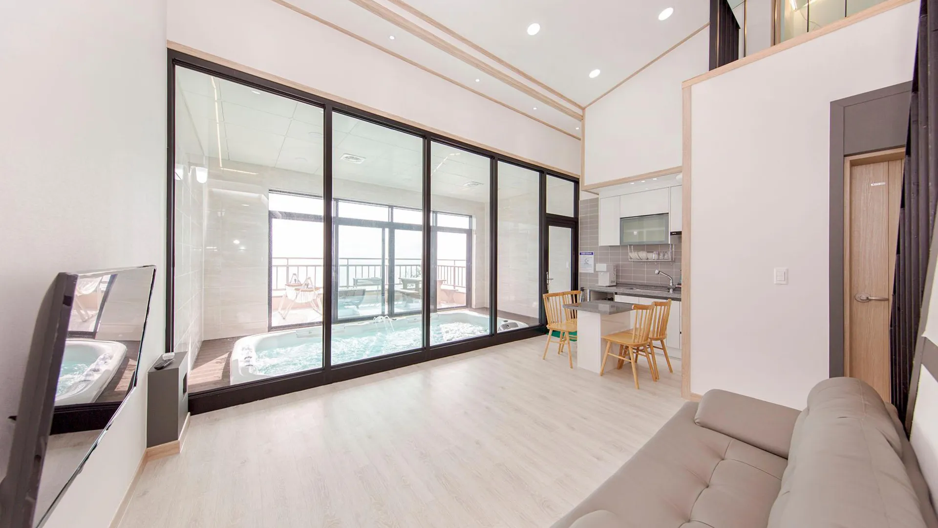 보령 보령 엠씨피키즈풀빌라 3성급 게스트하우스 스위트룸