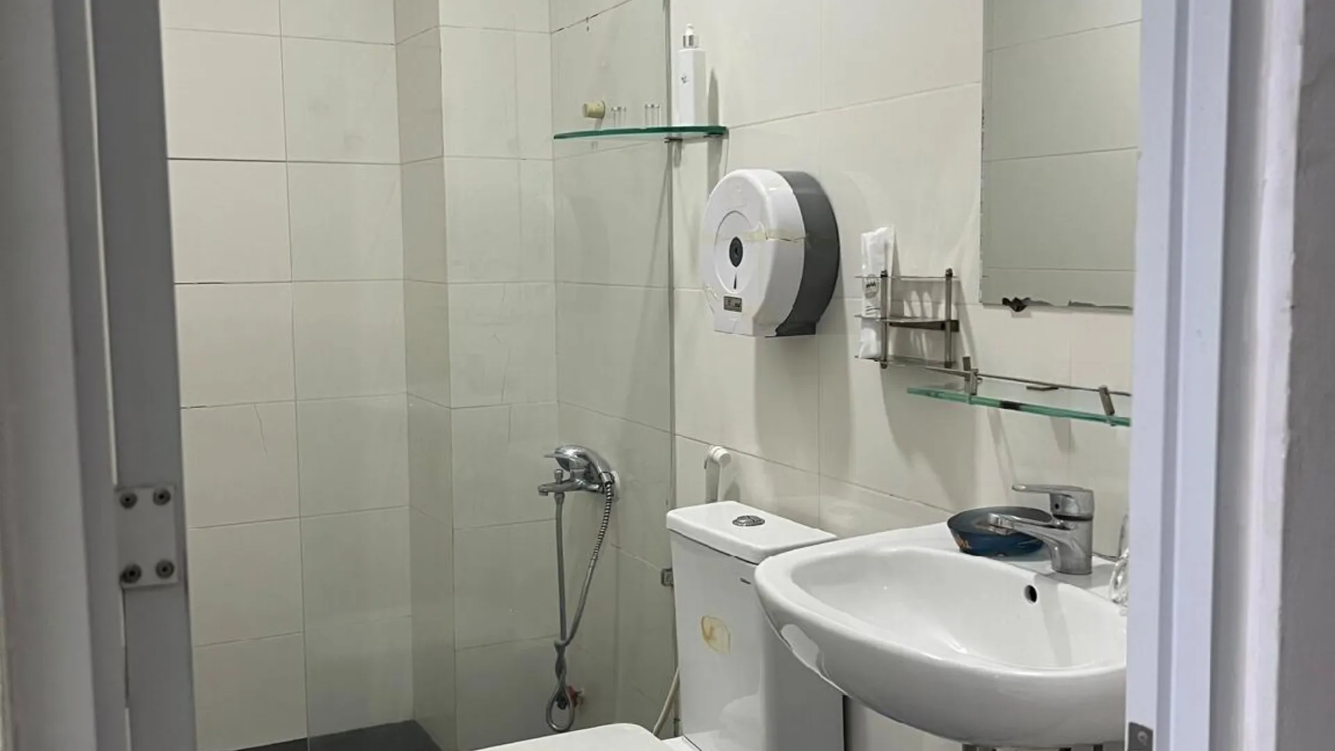 호치민 1군의 프라이빗 하우스 (m², 침실 1개, 프라이빗 욕실 1개) 2성급 싱글룸 스위트룸