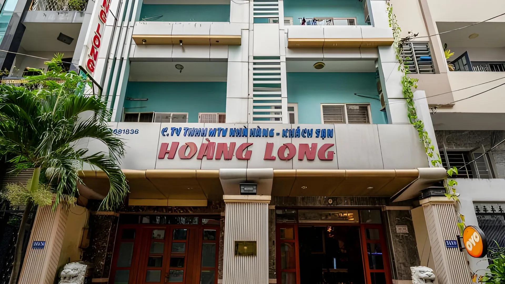 호치민 호앙롱 호텔 바이 코즈럼 2성급 호텔 외관