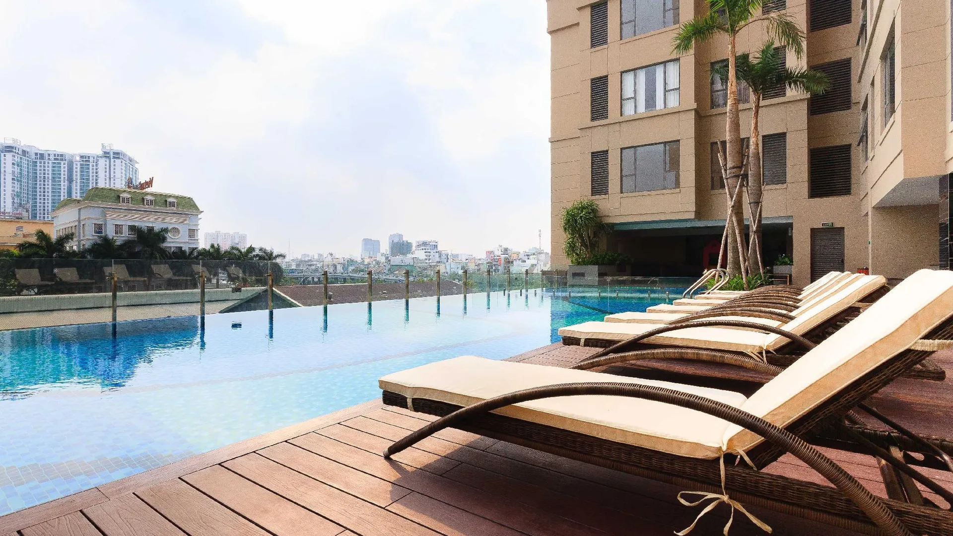 호치민 4군의 아파트먼트 (80m², 침실 2개, 프라이빗 욕실 1개) 4성급 싱글룸 외관