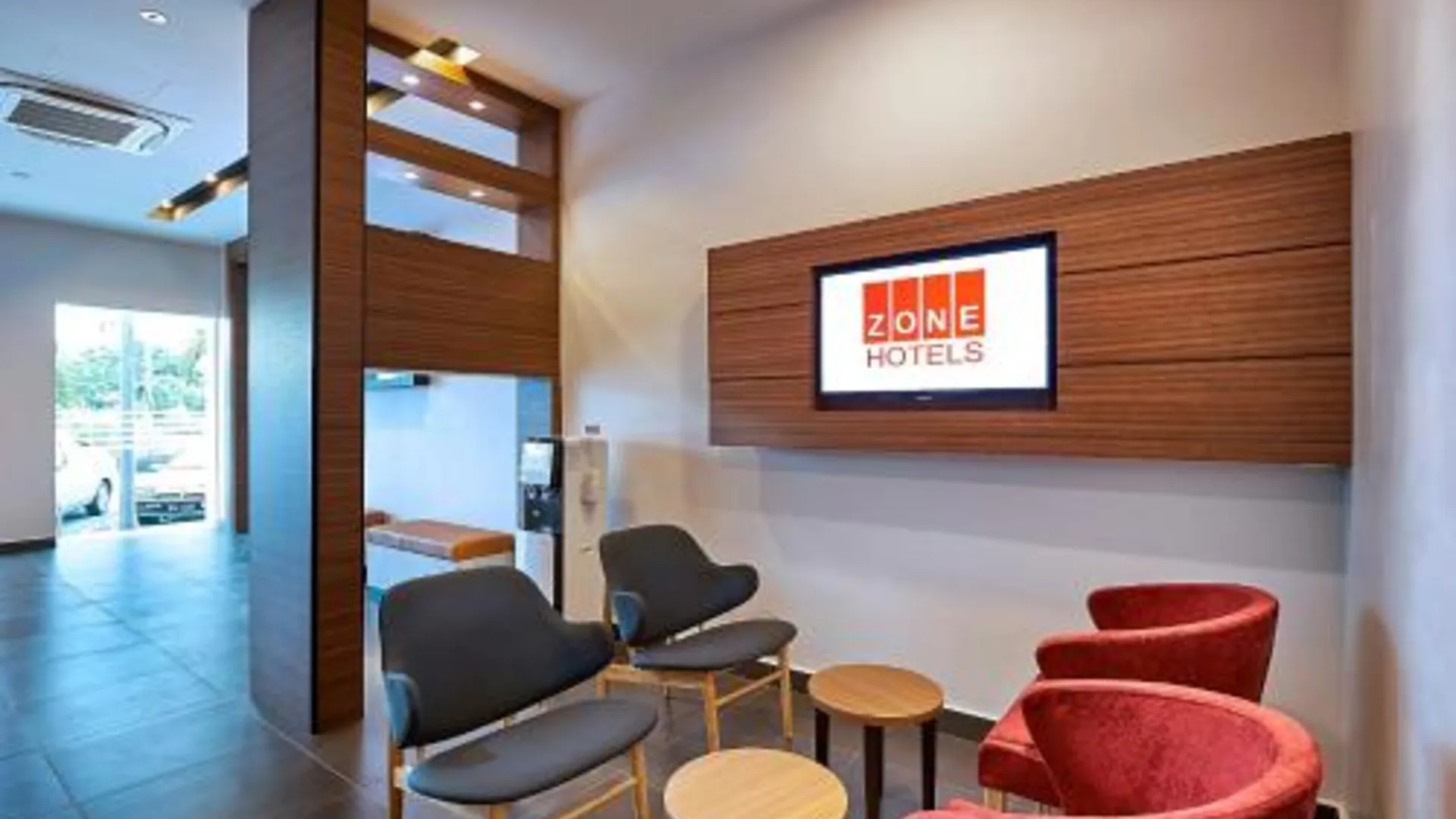 젠자롬 존 호텔스 텔록 팡리마 가랑 2성급 호텔 외관