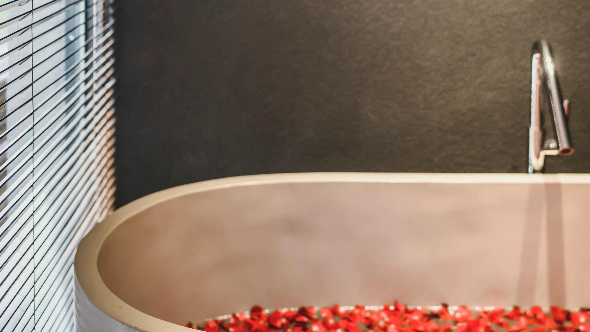 발리 아이스위트 바이 에코시스템 5성급 호텔 수영장