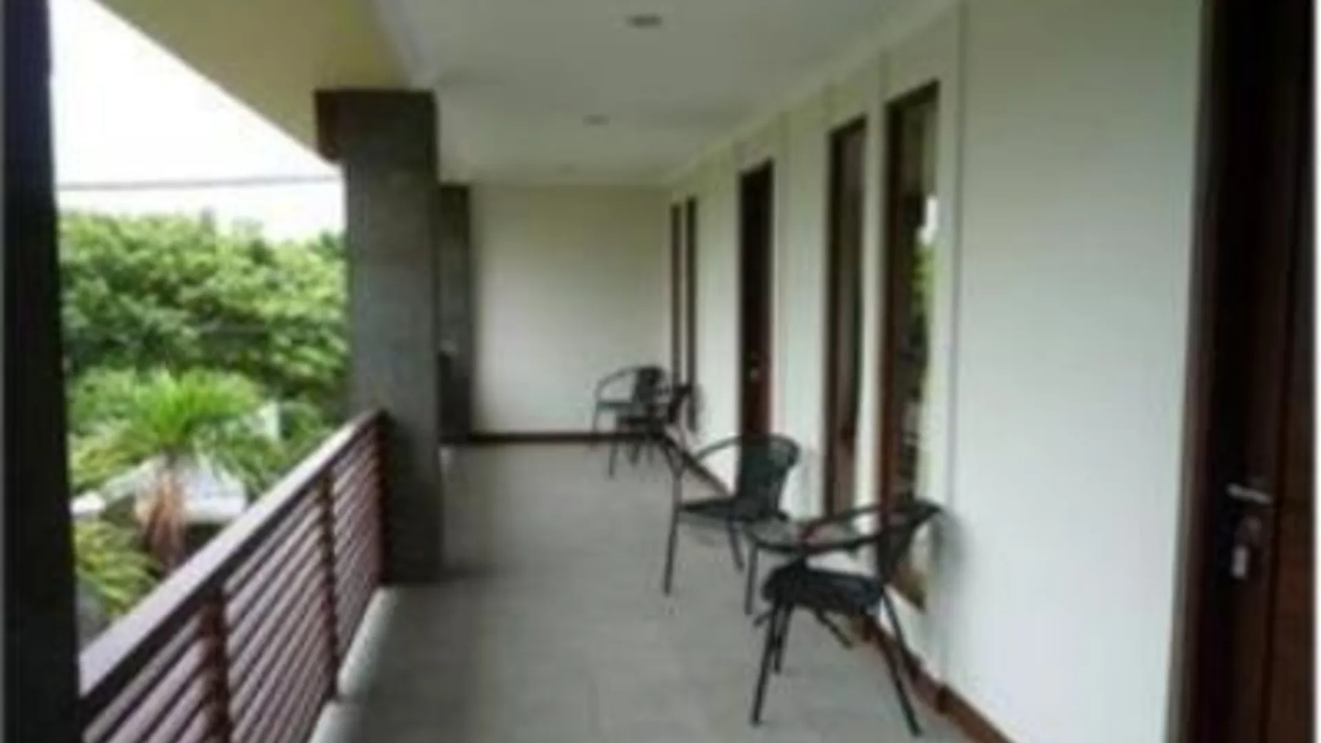 발리 21 Lodge 2성급 호텔 수영장