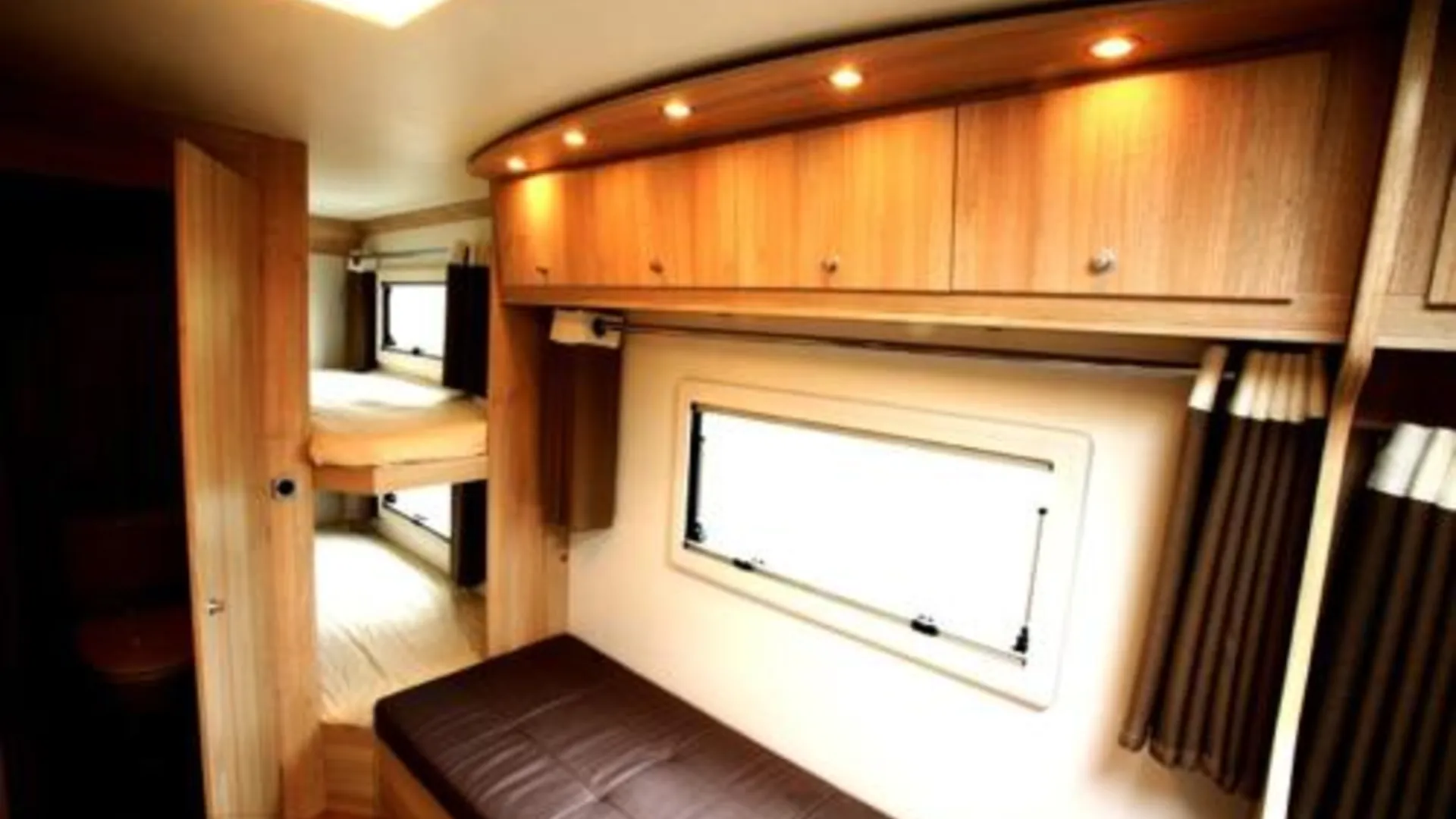 신안군 신안 천일염힐링캠프 카라반 2성급 게스트하우스 스위트룸