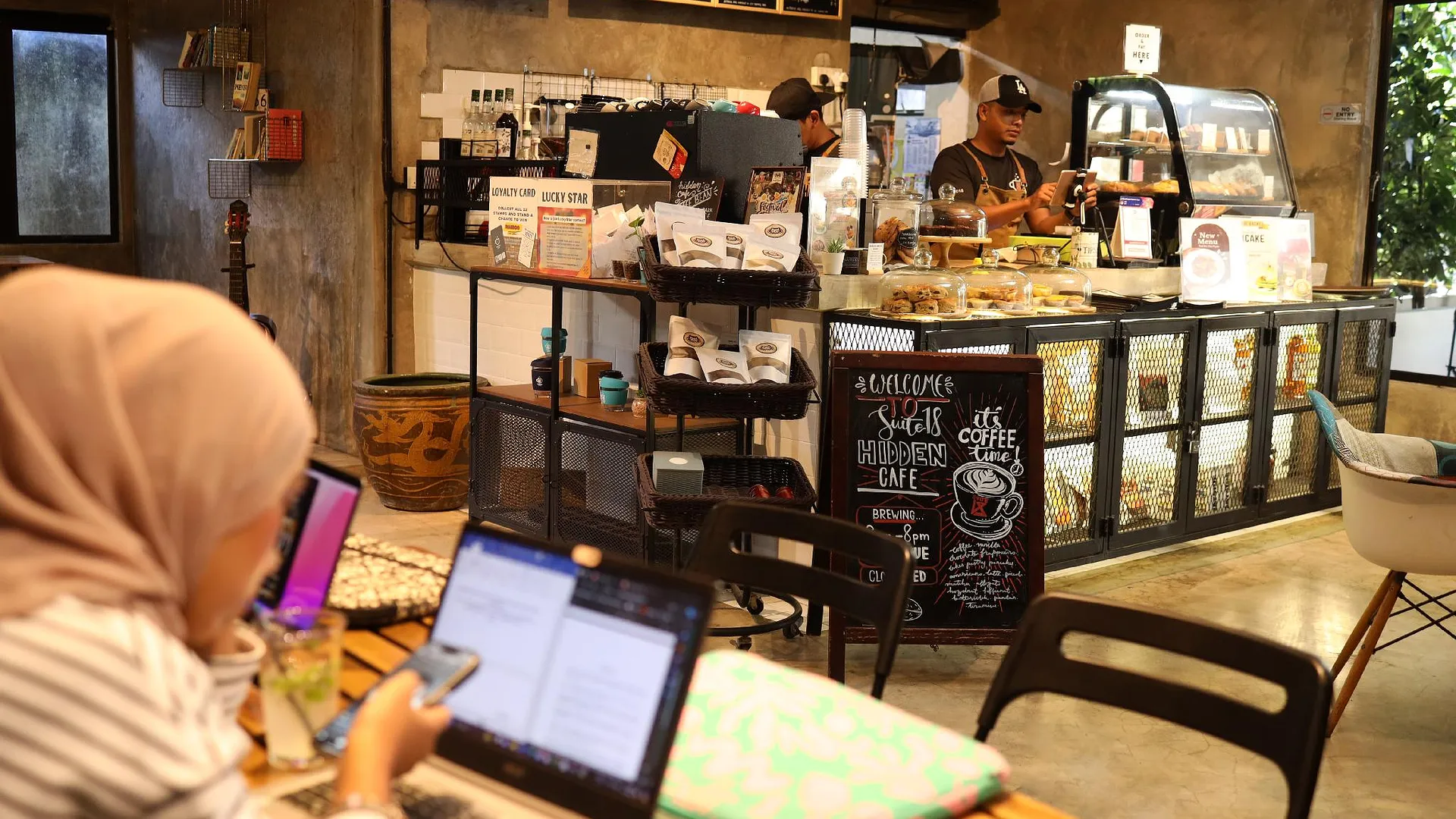 쿠알라테렝가누 스위트 18 부티크 호텔 2성급 호텔 객실