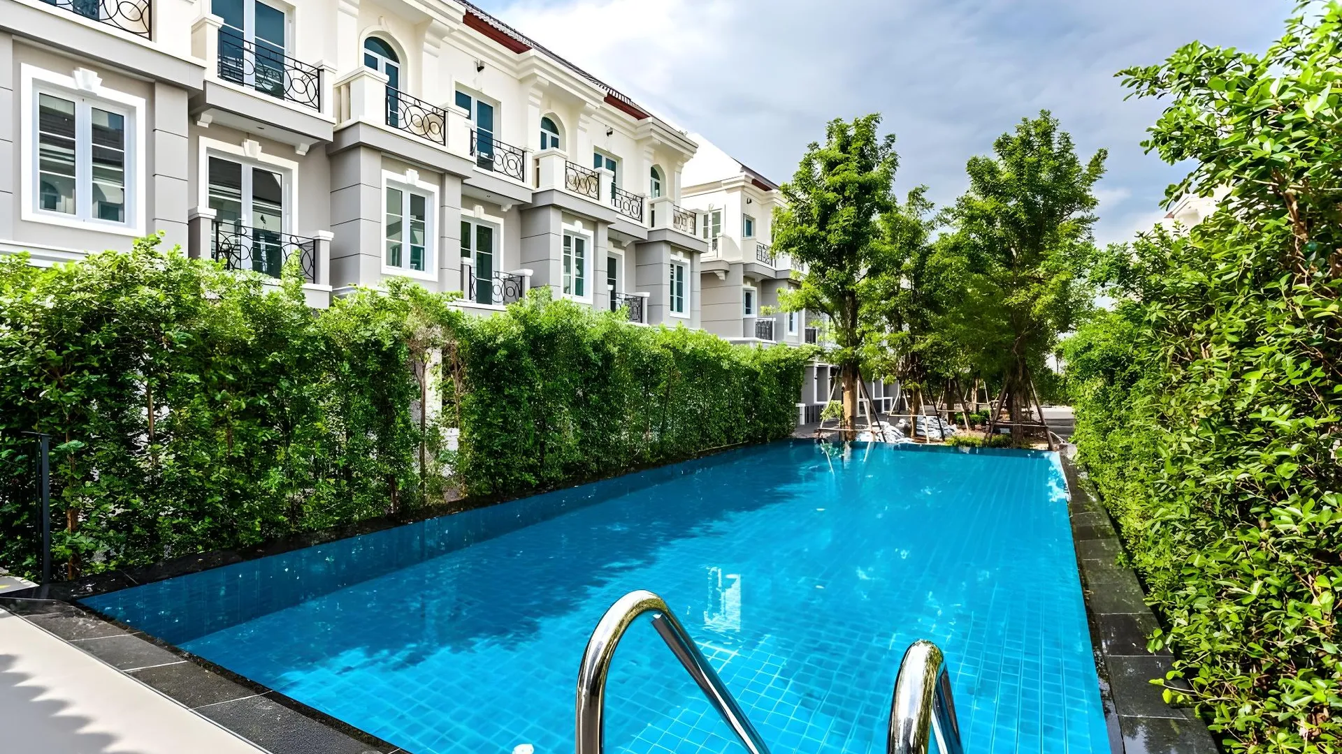 방콕 수쿰윗 / 스쿰빗의 프라이빗 하우스 (200m², 침실 3개, 프라이빗 욕실 3개) 4성급 게스트하우스 전망