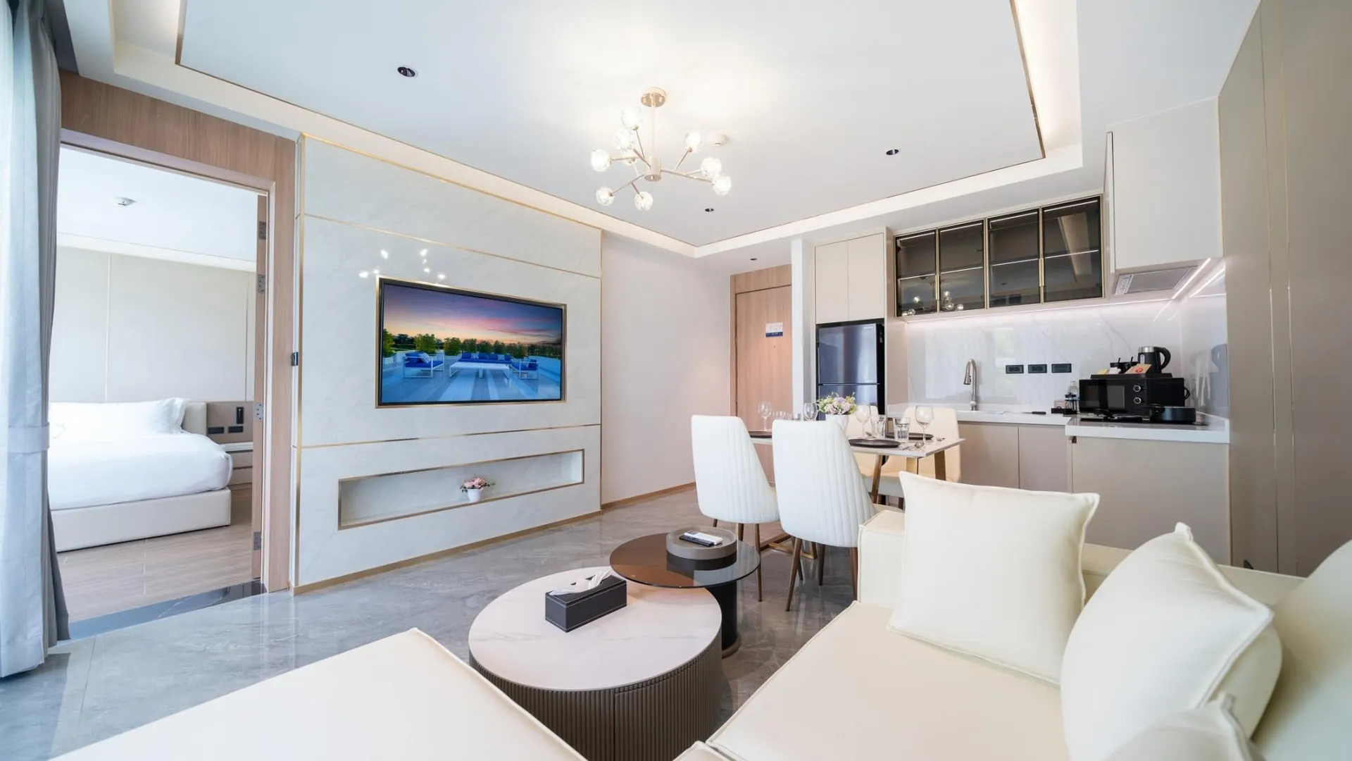 푸켓 찰롱 마리나 베이뷰 푸켓 5성급 호텔 스위트룸