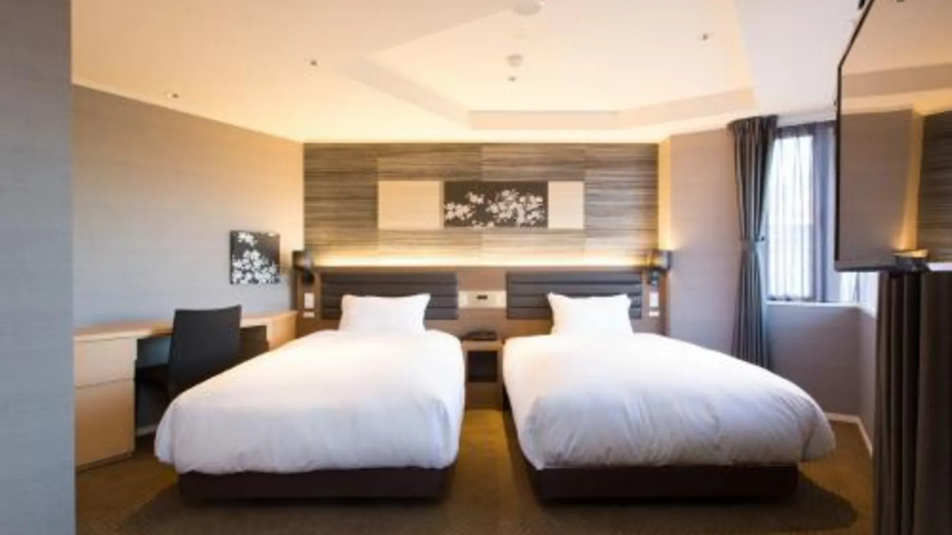 오사카 호텔 시키 우츠보 파크 4성급 호텔 전망