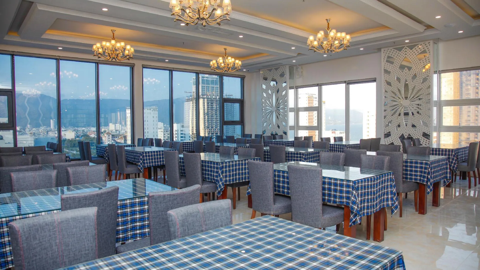 다낭 로얄 비치 호텔 4성급 호텔 수영장