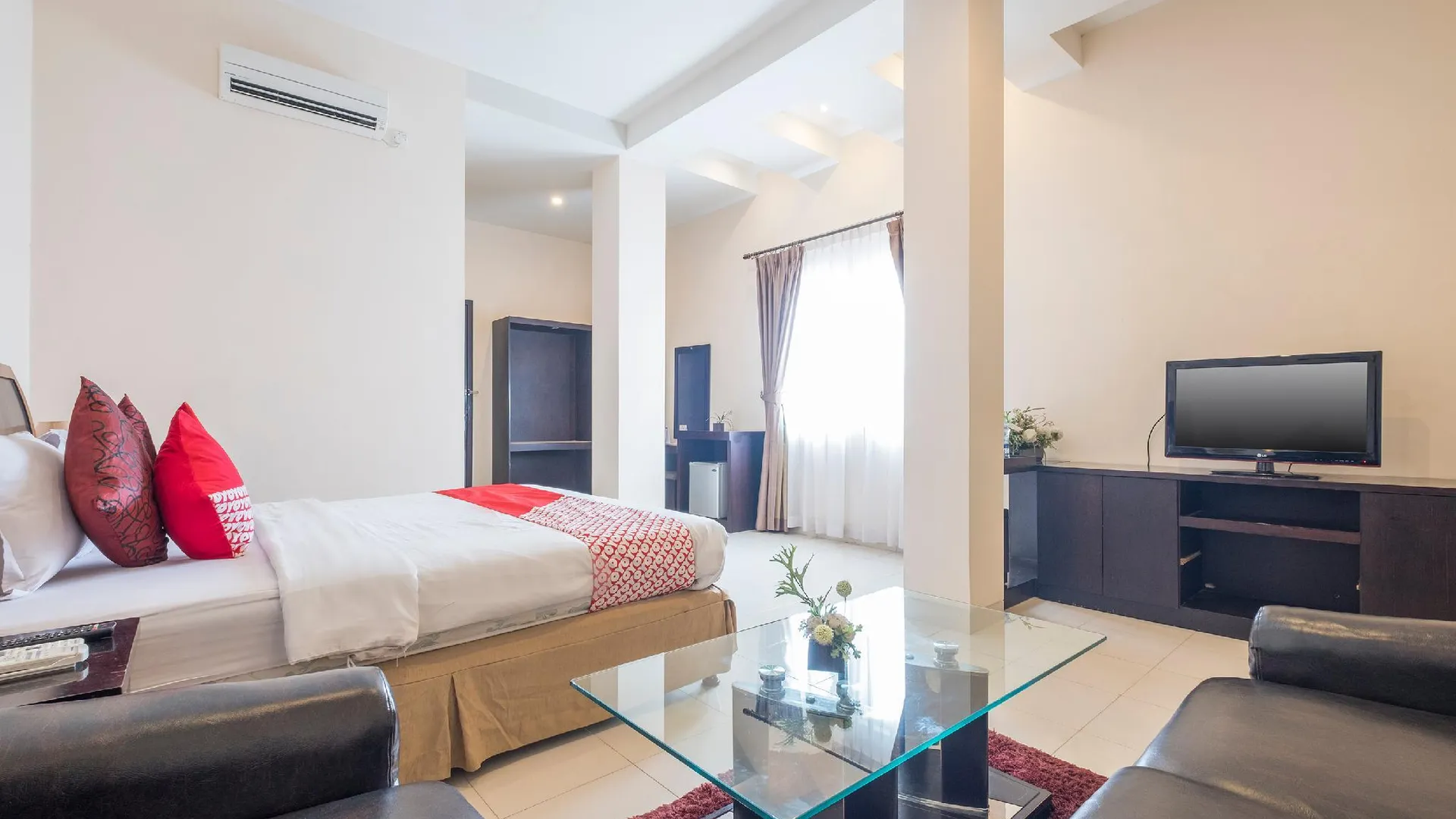 마카사르 오요 424 아시아 호텔 2성급 호텔 스위트룸