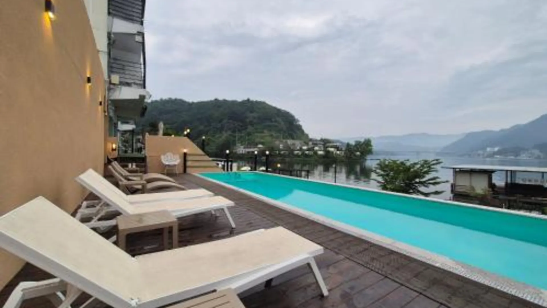 가평 인터라켄스테이 4성급 호텔 외관