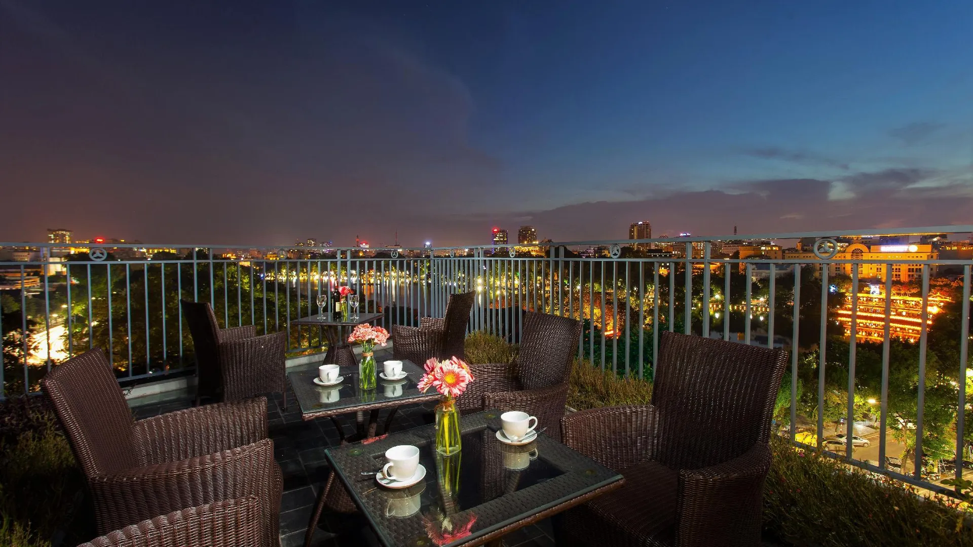 하노이 벨라 프리미어 호텔 앤 루프탑 스카이바 3성급 호텔 로비