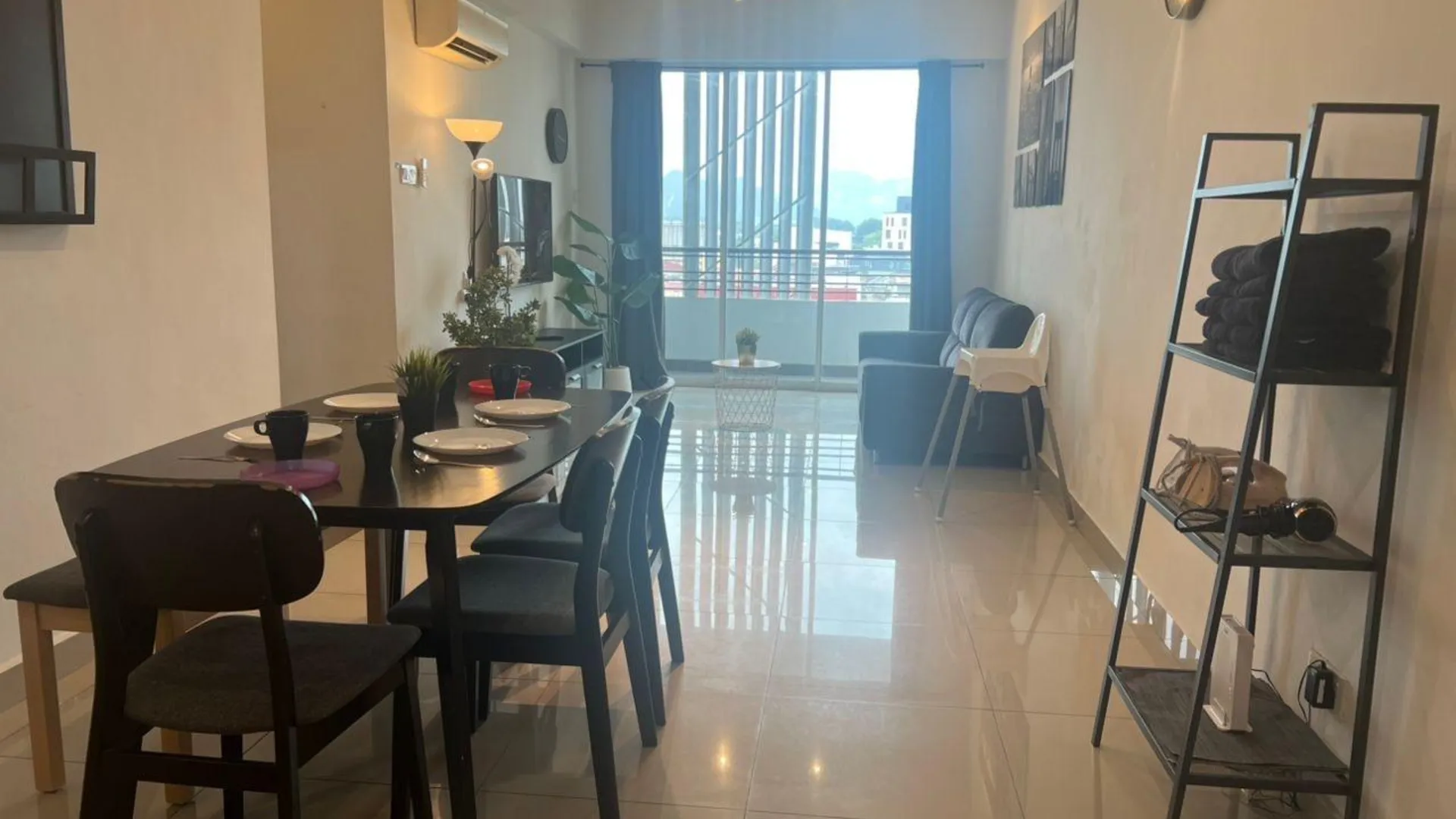 이포 캄풍 쿠차이의 프라이빗 하우스 (60m², 침실 2개, 프라이빗 욕실 2개) 4성급 게스트하우스 외관